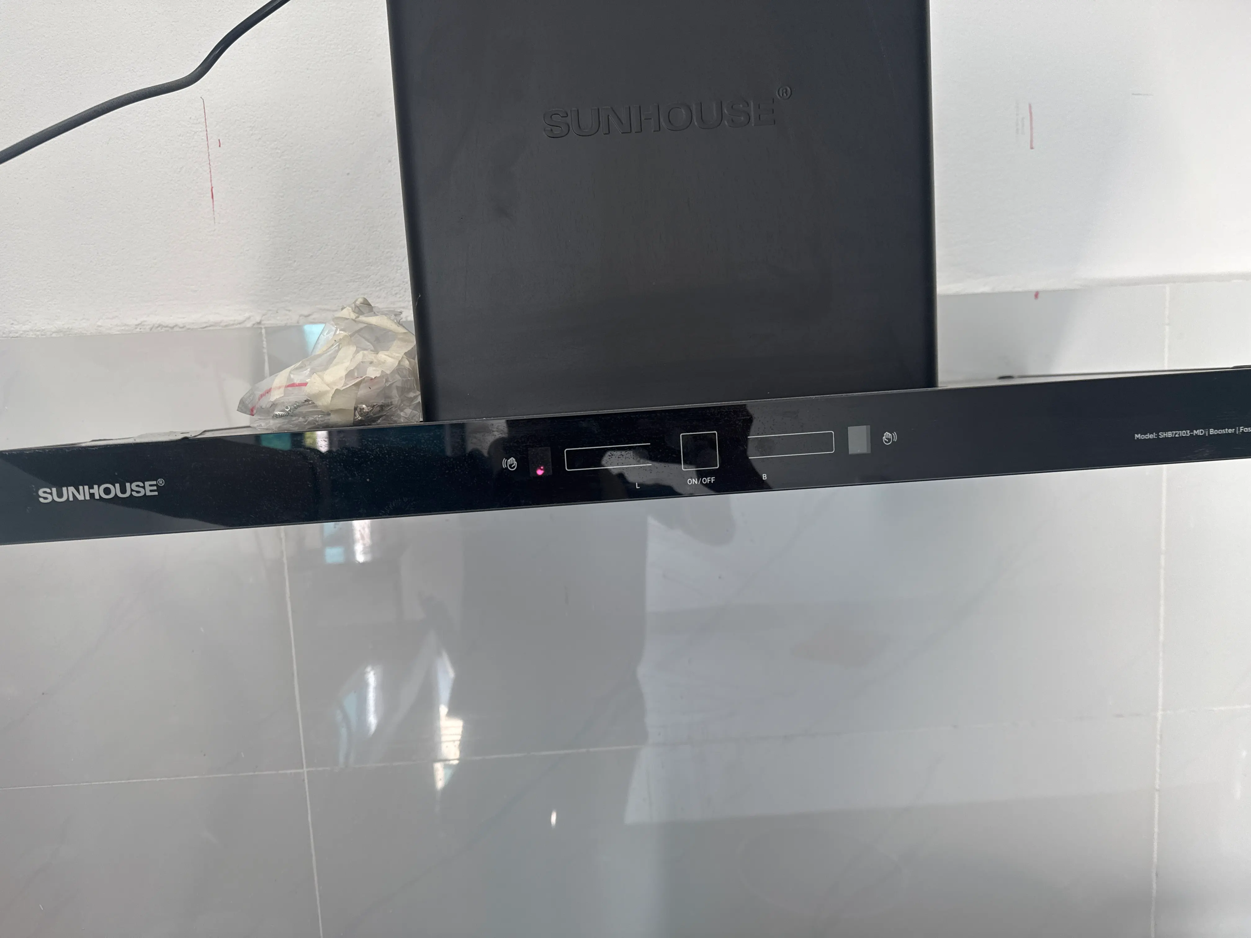 Khách hàng review Máy hút mùi áp tường Sunhouse SHB72103-MD 1