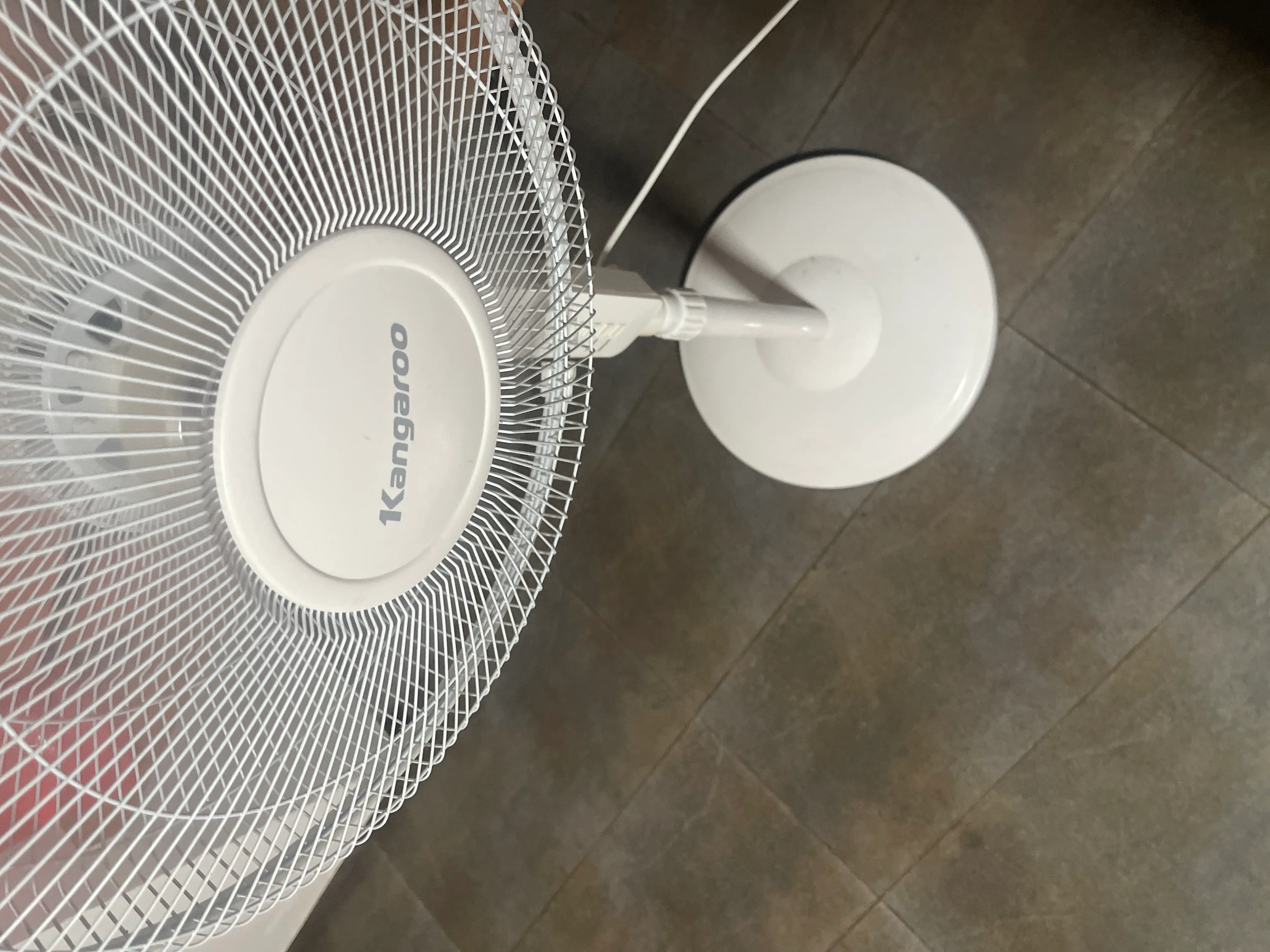 Khách hàng review Quạt đứng Kangaroo 5 cánh KG725 55W 1