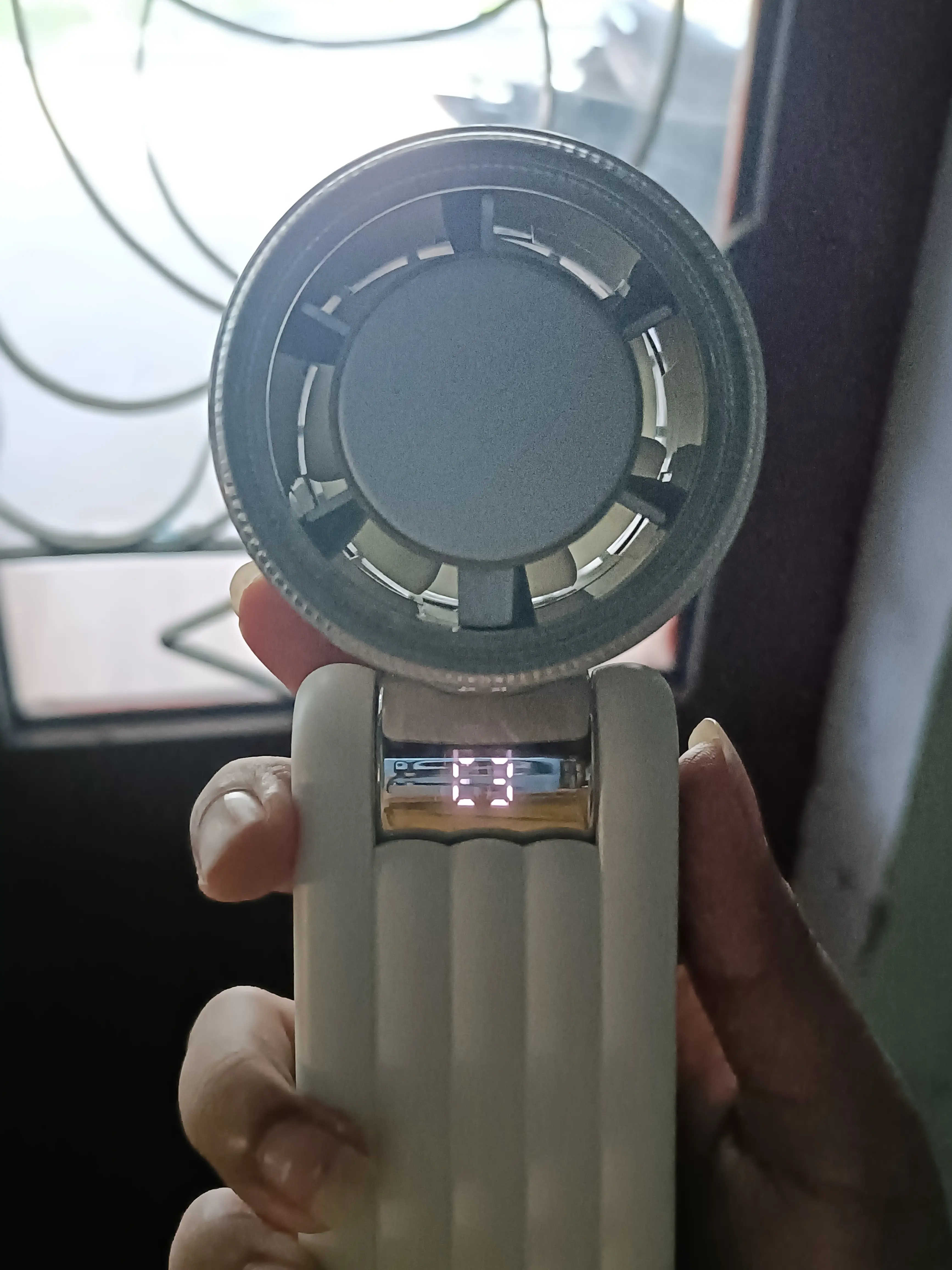 Khách hàng review Quạt cầm tay AVA  JF-312 2
