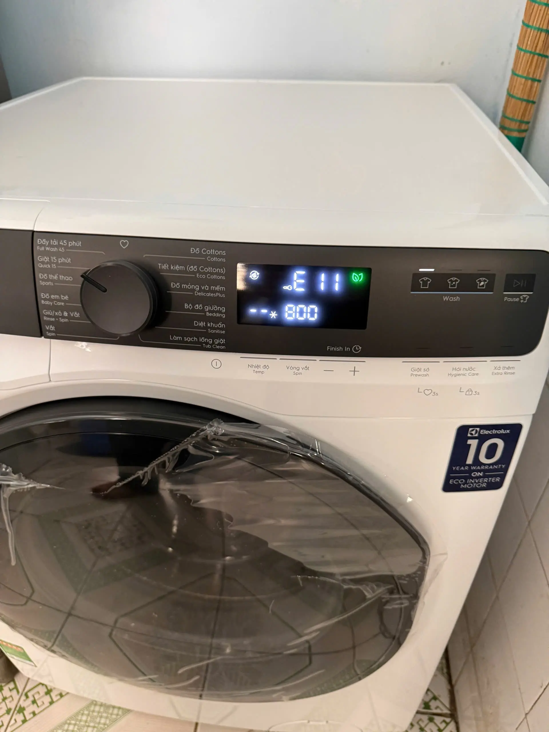Khách hàng review Máy giặt Electrolux UltimateCare 500 Inverter 10 kg EWF1023P5WC 1