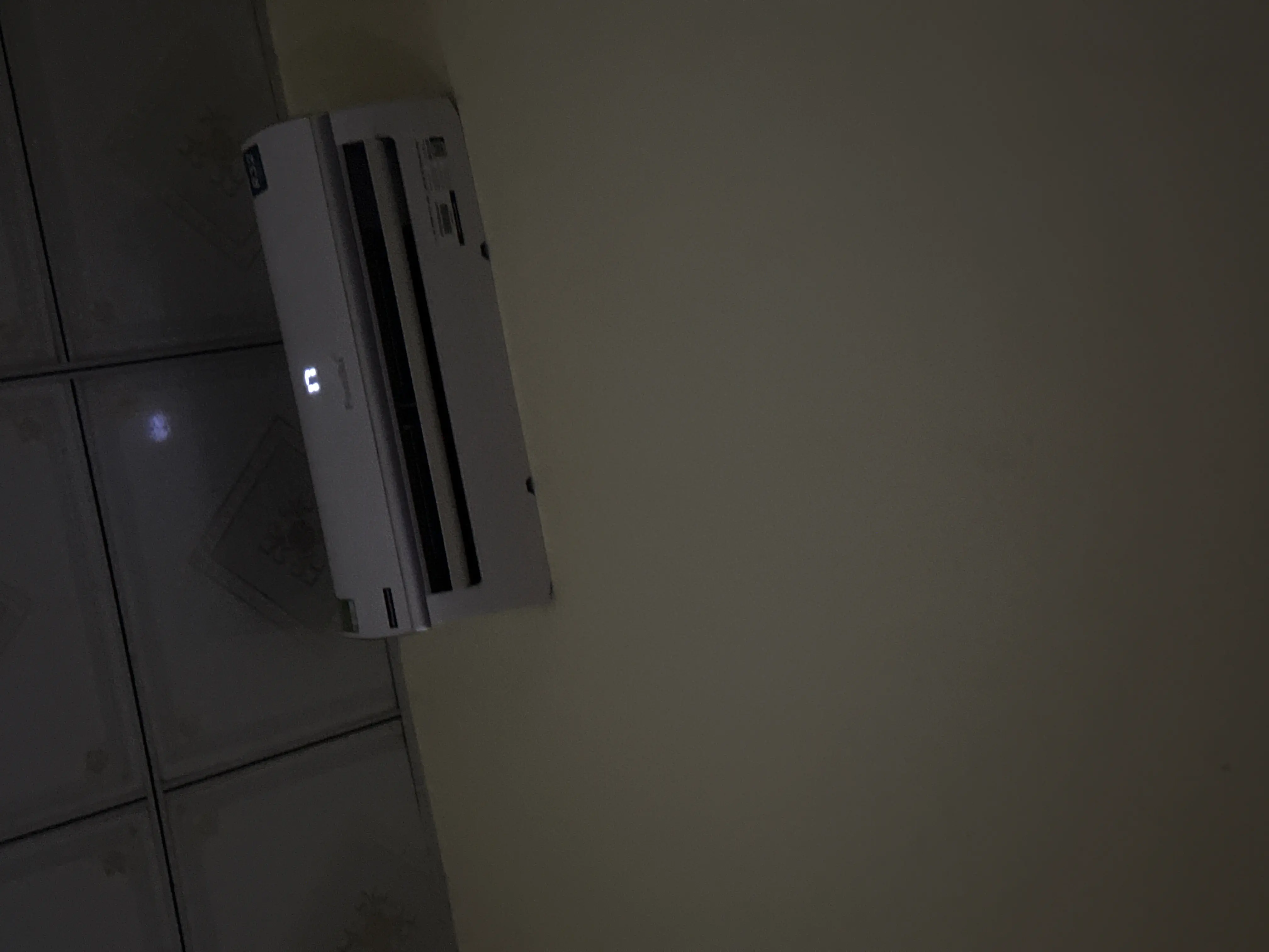 Khách hàng review Máy lạnh Funiki Inverter 1 HP HIC09TMU.ST3 6