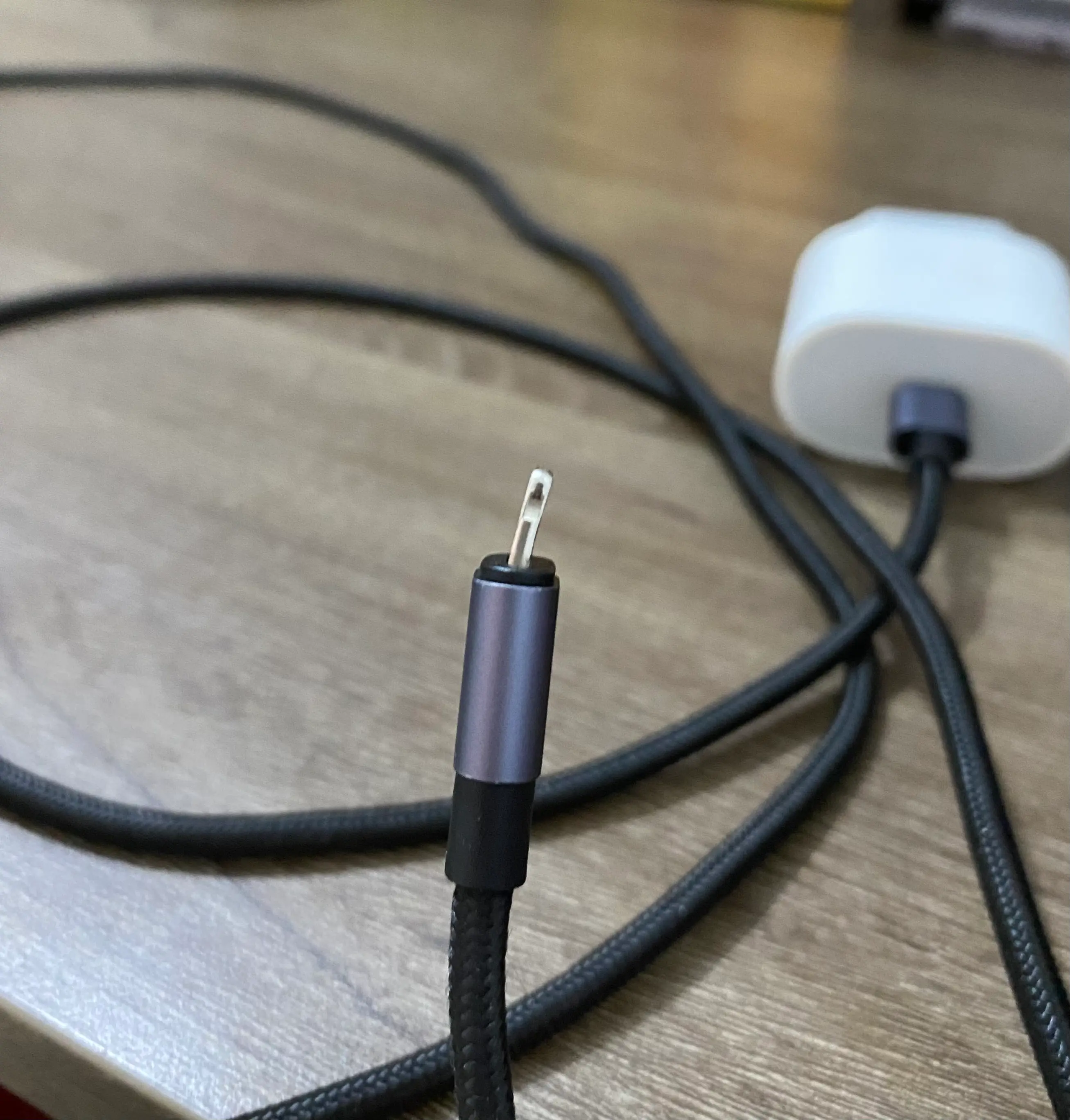 Khách hàng review Cáp sạc nhanh Type-C - Lightning 27W 2m Xmobile LCL-05 1