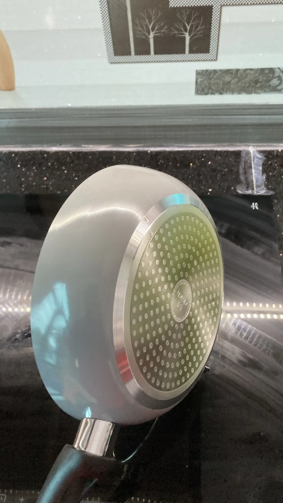 Khách hàng review Chảo nhôm chống dính vân đá đáy từ 20 cm Elmich Colosseum Y1 EL-3718 Xanh dương 1