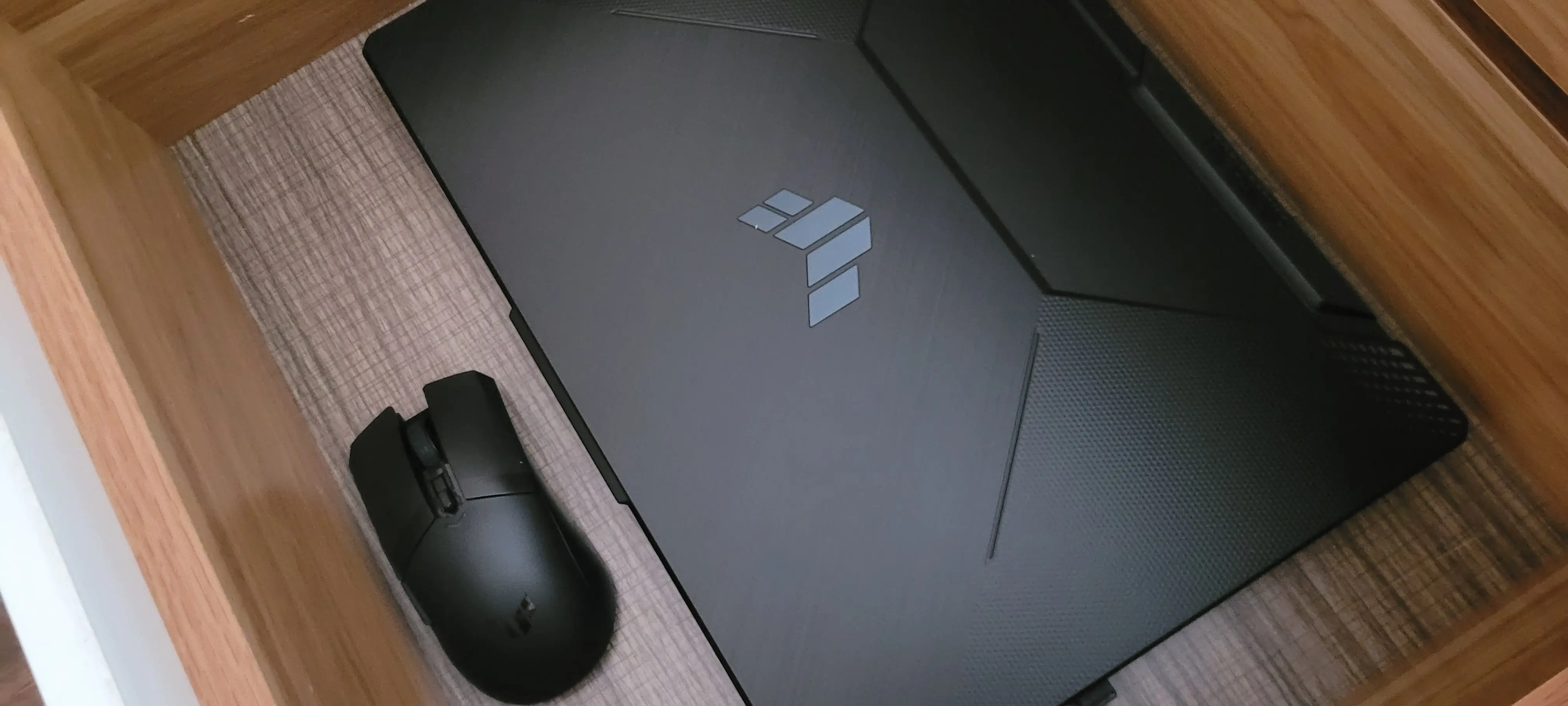 Khách hàng review Laptop Asus TUF Gaming A15 FA506NC - HN017W (R5 7535HS, 16GB, 512GB, RTX 3050 4GB, Full HD 144Hz, Win11) 2