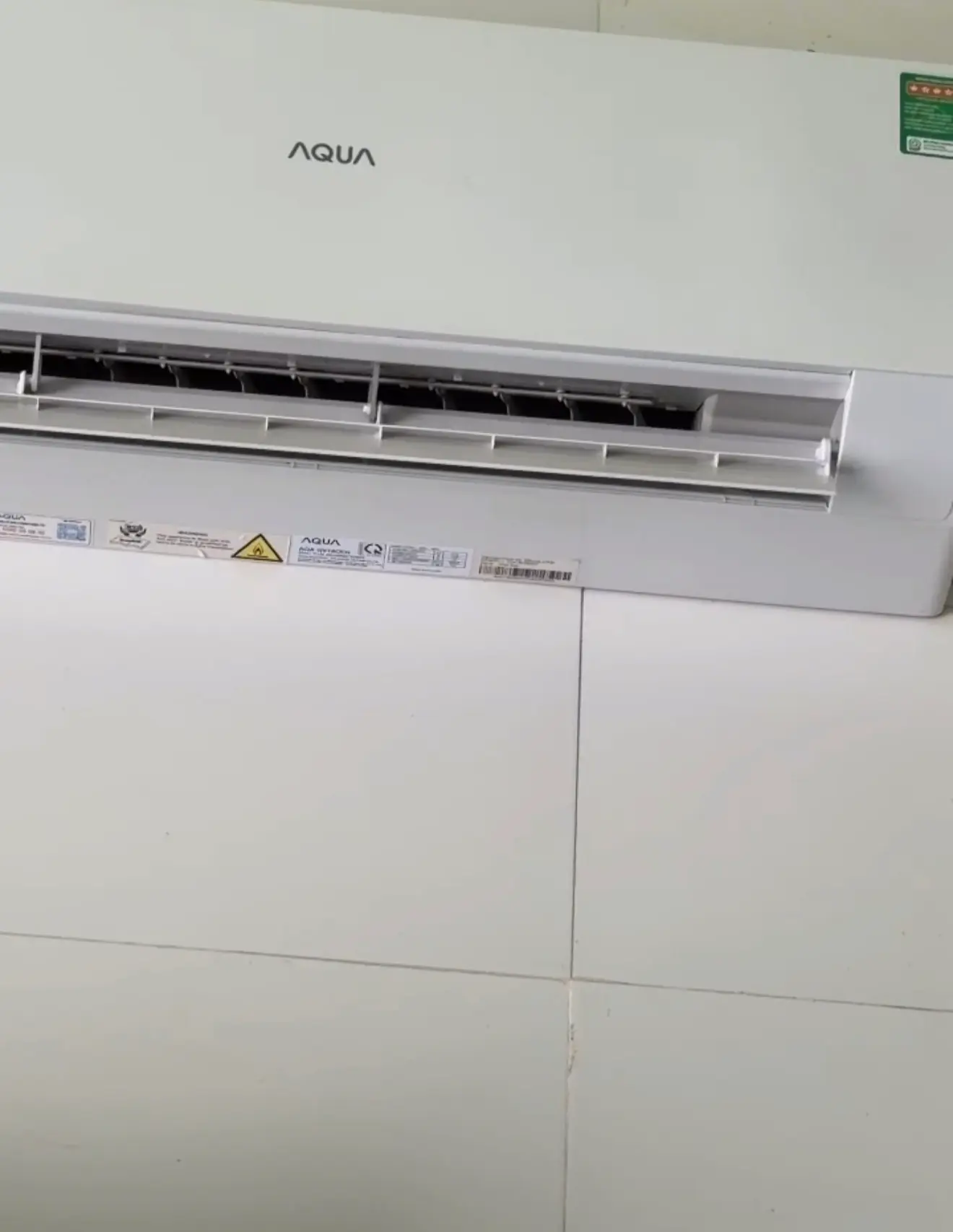 Khách hàng review Máy lạnh AQUA Inverter 2 HP AQA-RV18QE 2