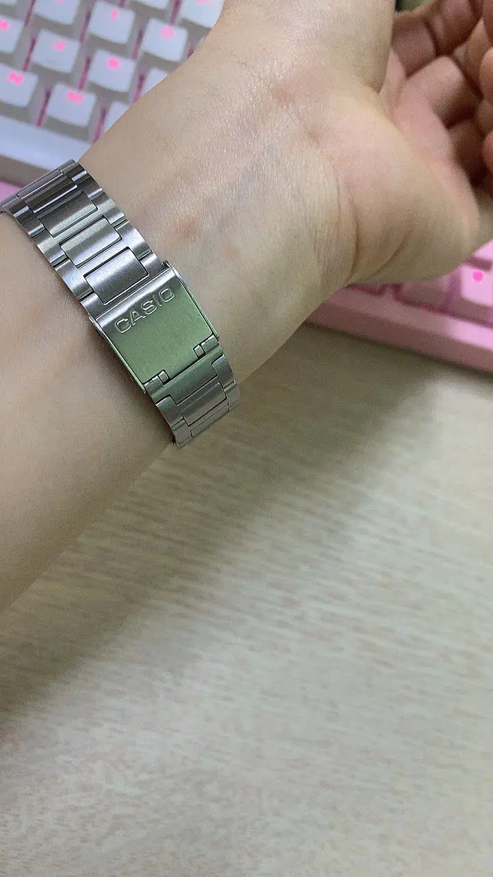 Khách hàng review Đồng hồ CASIO Vintage 30.2 mm Unisex A158WA-1DF 2