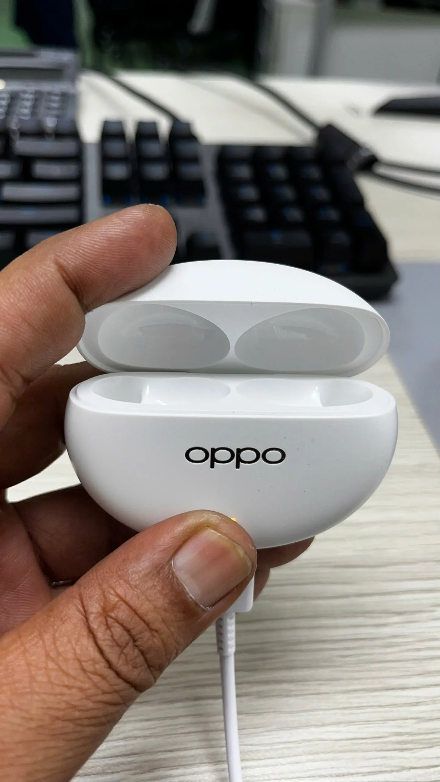 Khách hàng review Tai nghe Bluetooth TWS OPPO ENCO Air 4 Pro ETEA1 2