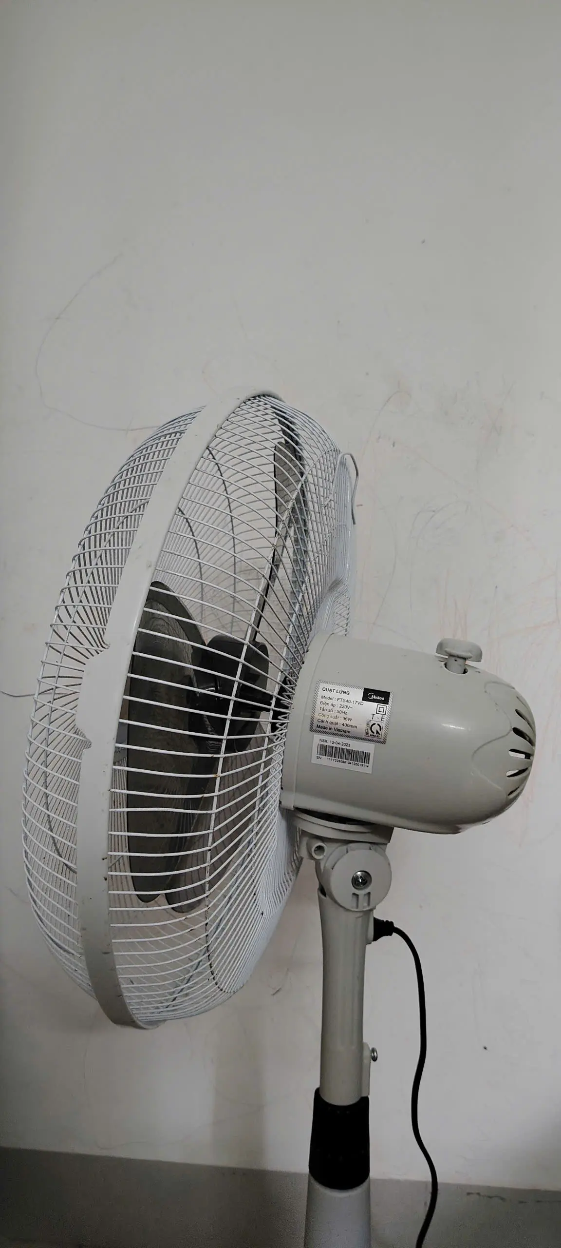Khách hàng review Quạt lửng Midea 3 cánh FTS40-17VD 36W 1