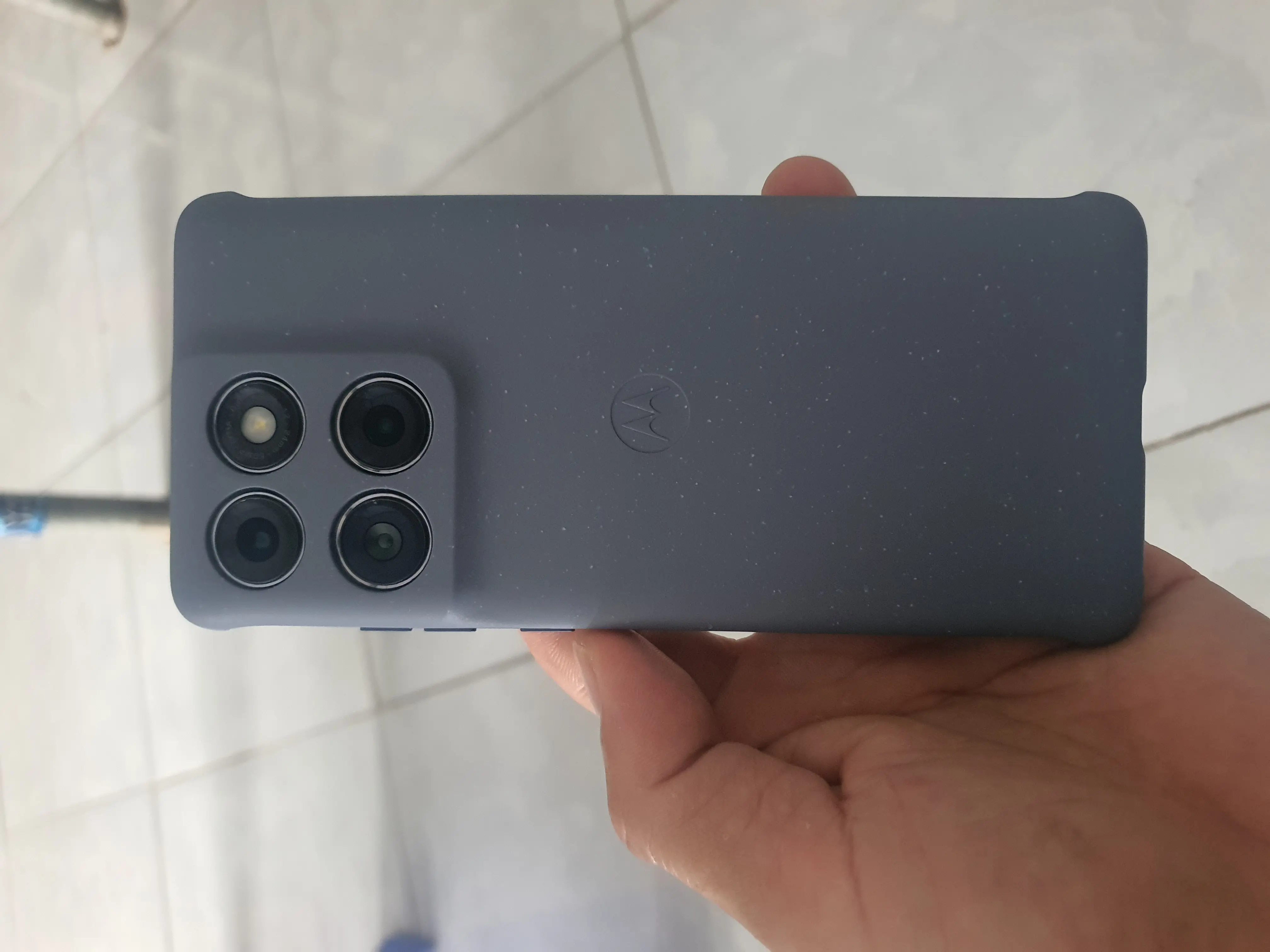 Khách hàng review Điện thoại Motorola Edge 60 Fusion 5G 8GB/256GB 1
