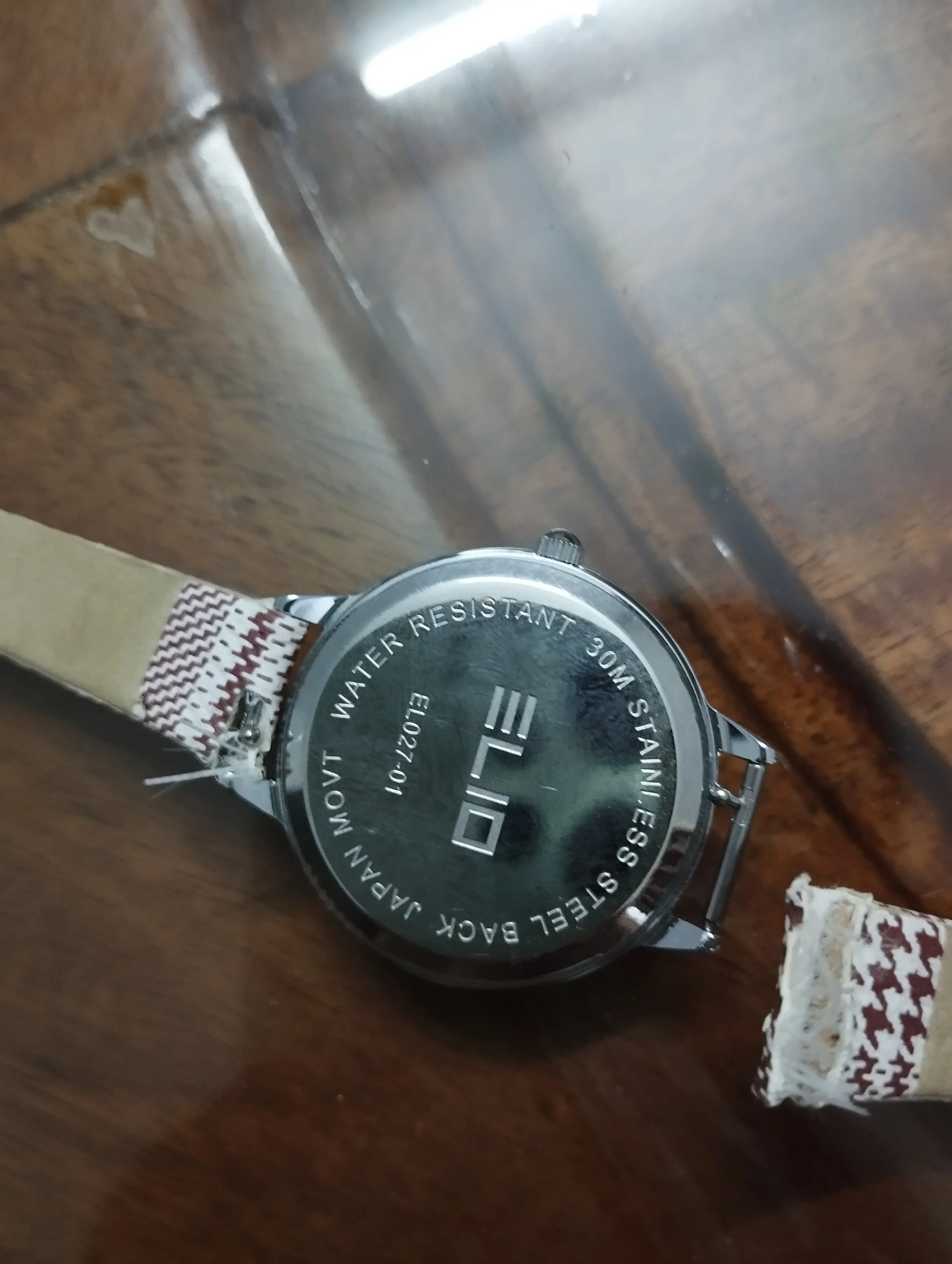 Khách hàng review Đồng hồ ELIO Nắng Xuân 32 mm Nữ EL027-01 2