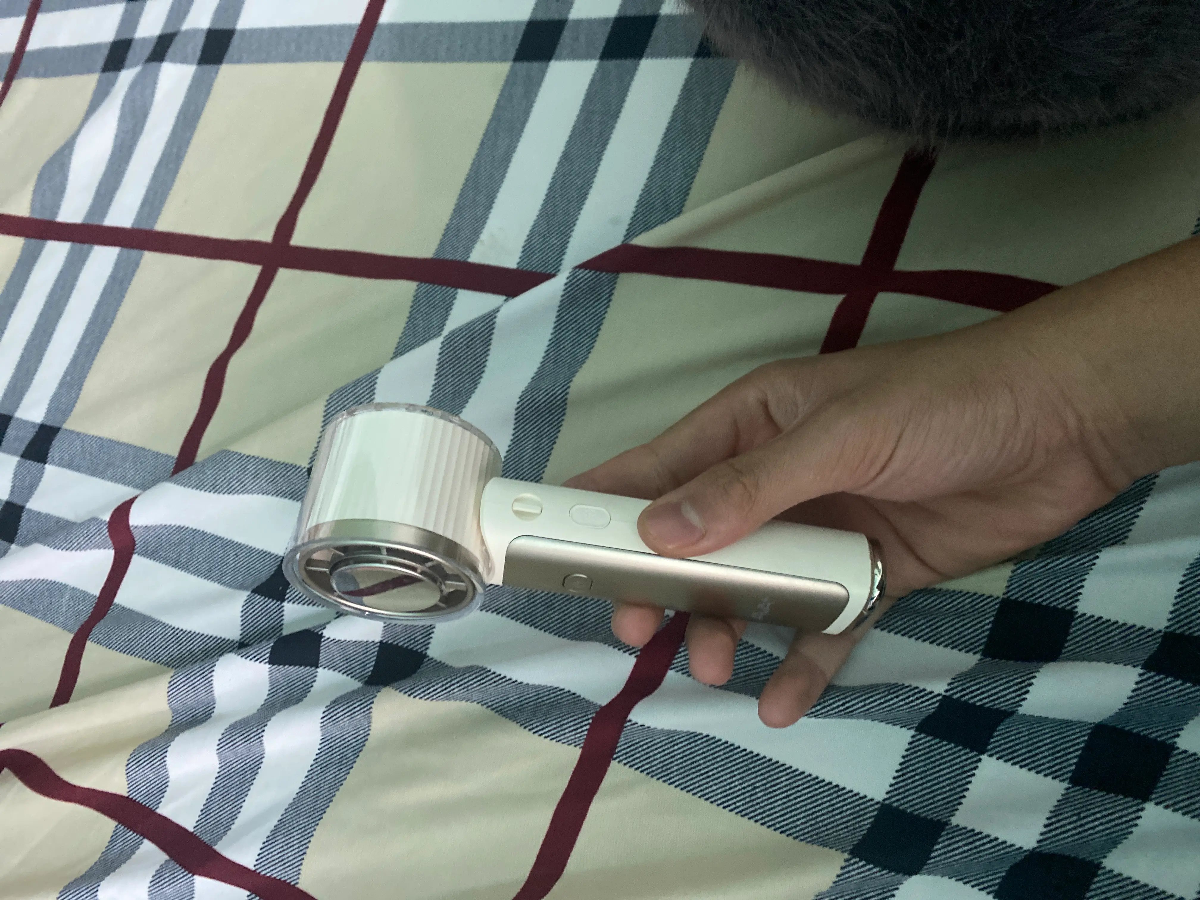 Khách hàng review Quạt cầm tay AVA  JF-203 1