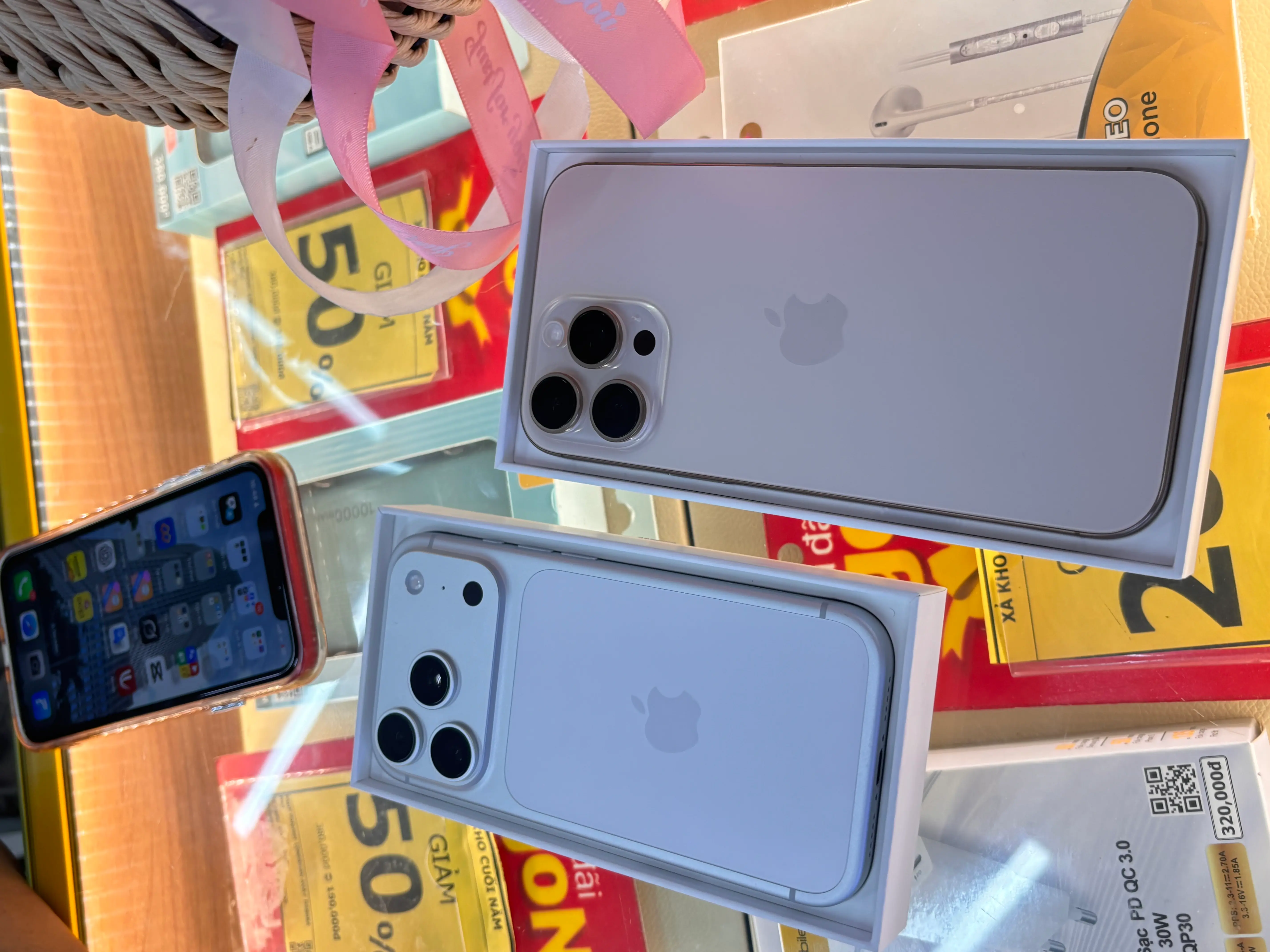 Khách hàng review Điện thoại iPhone 16 Pro Max 256GB 11