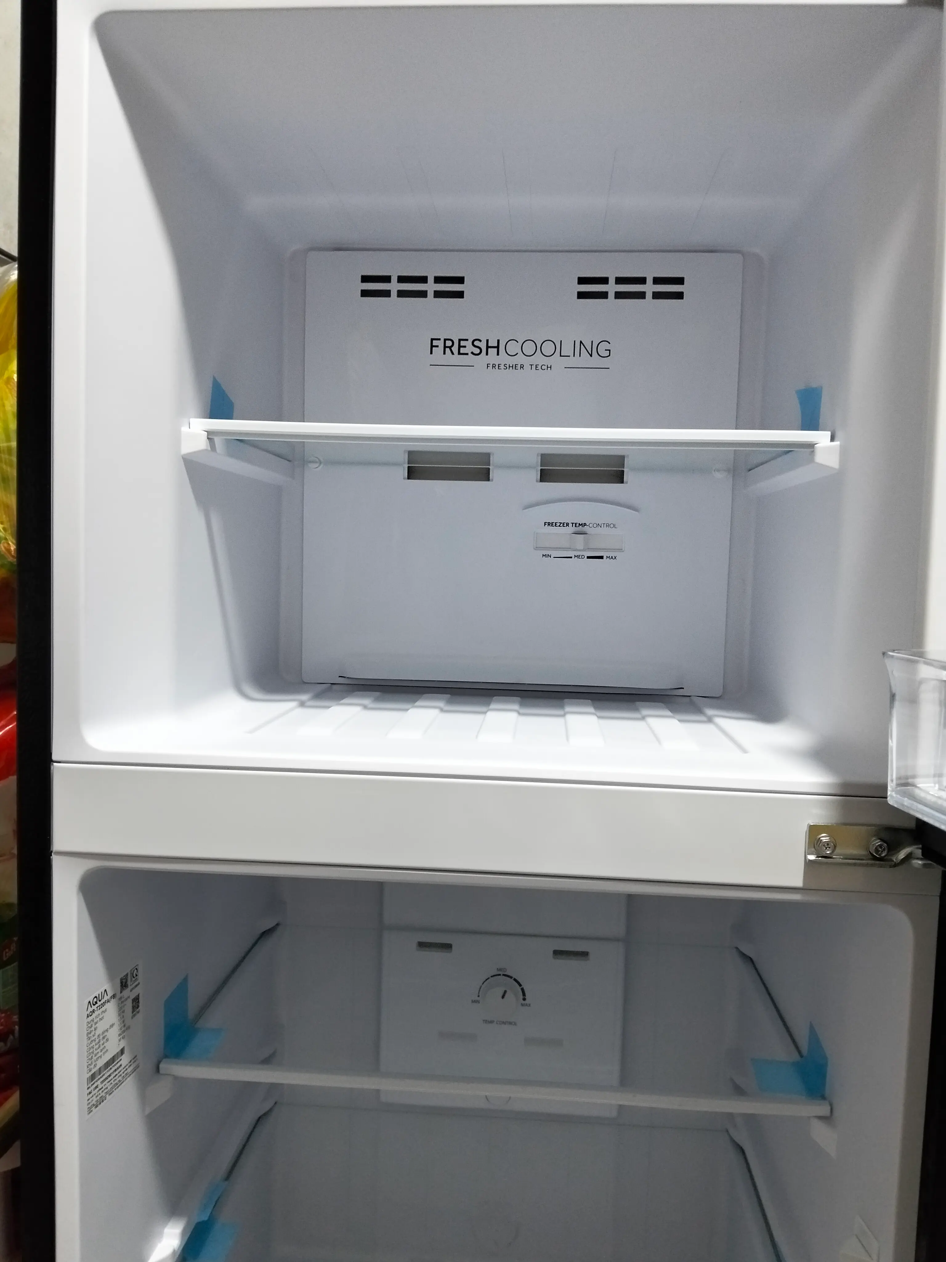 Khách hàng review Tủ lạnh Aqua Inverter 189 lít AQR-T220FA(FB) 3