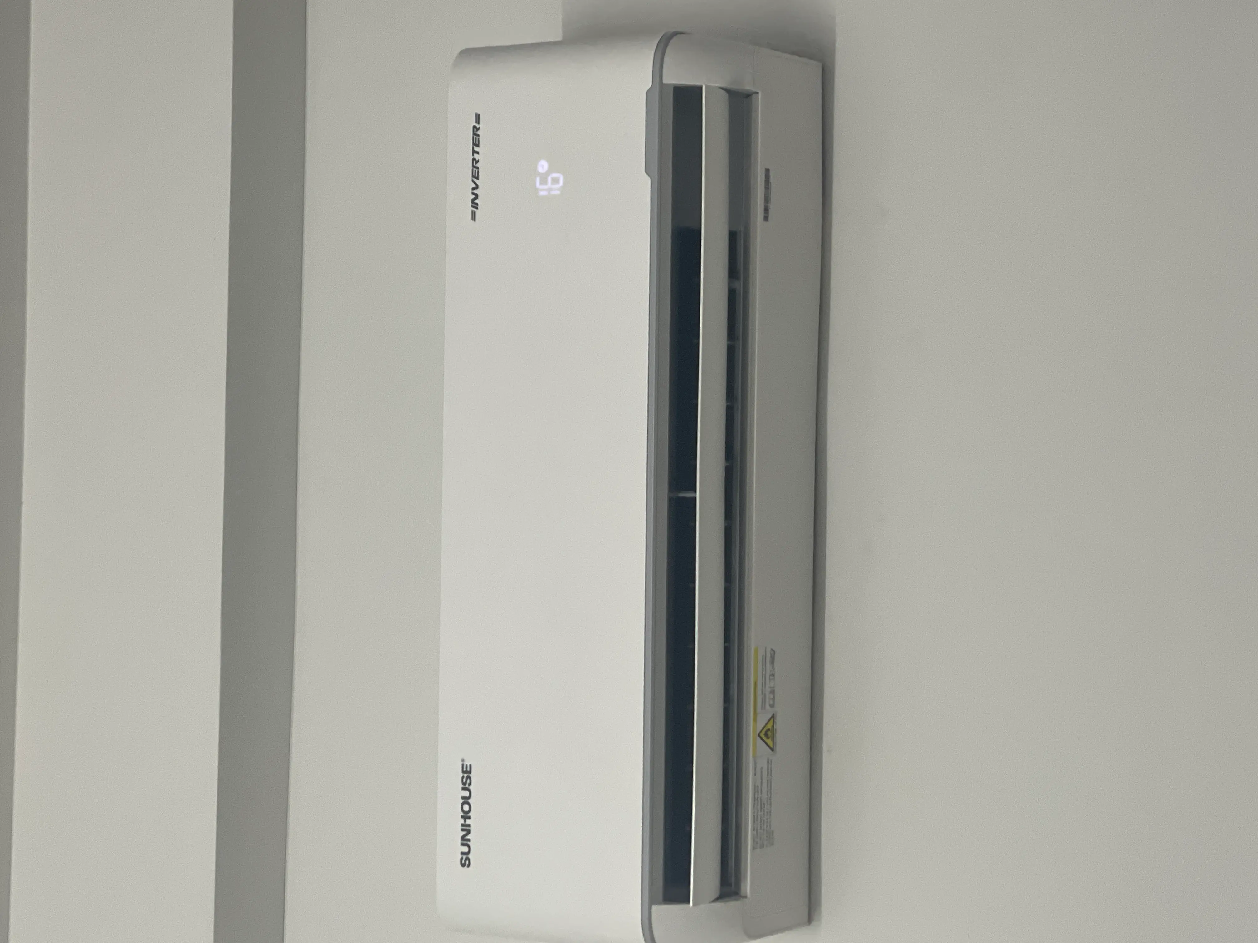 Khách hàng review Máy lạnh Sunhouse Inverter 1 HP SHR-AW09IC650 2