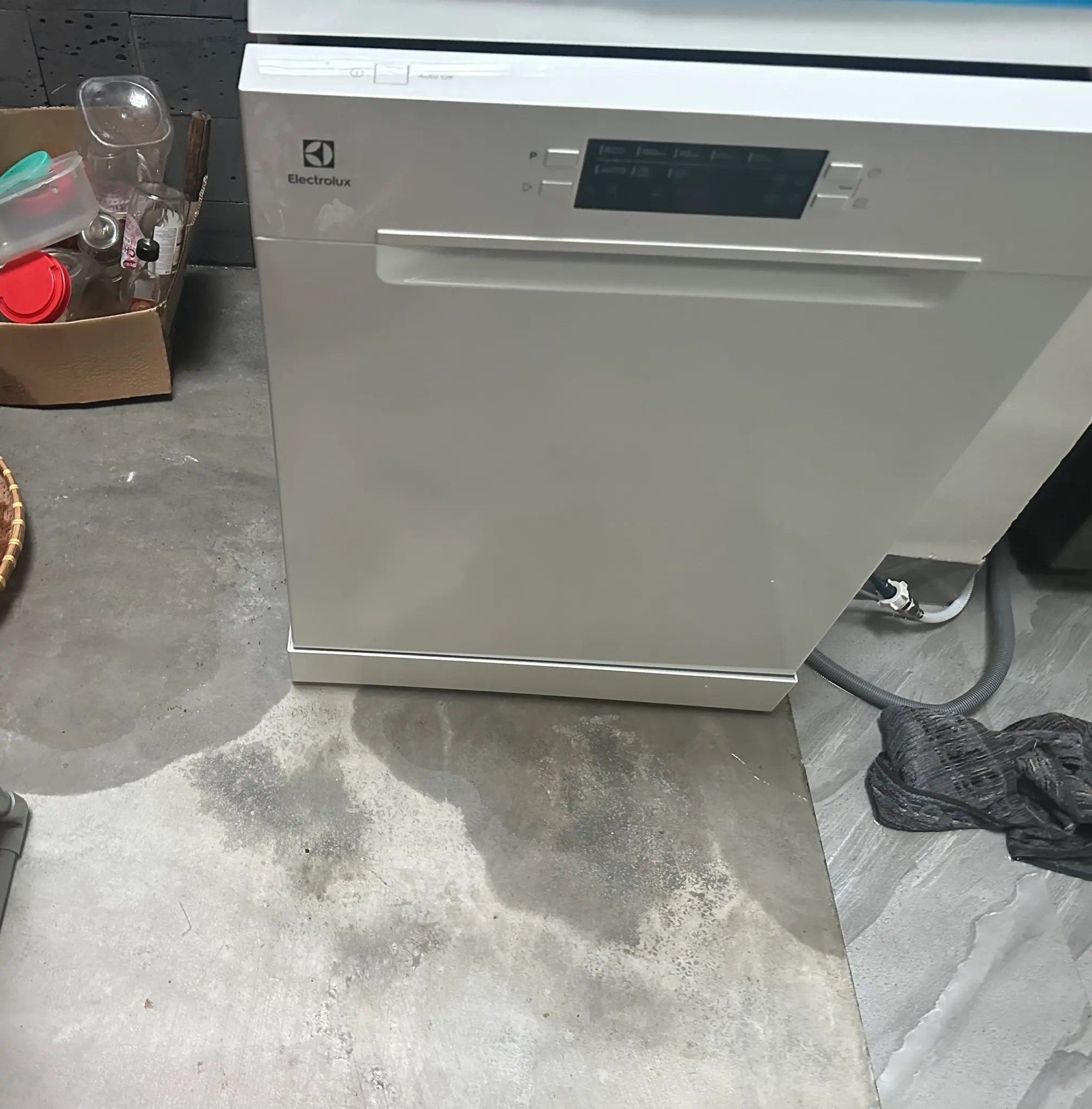 Khách hàng review Máy rửa chén độc lập Electrolux ESA47200SW 1