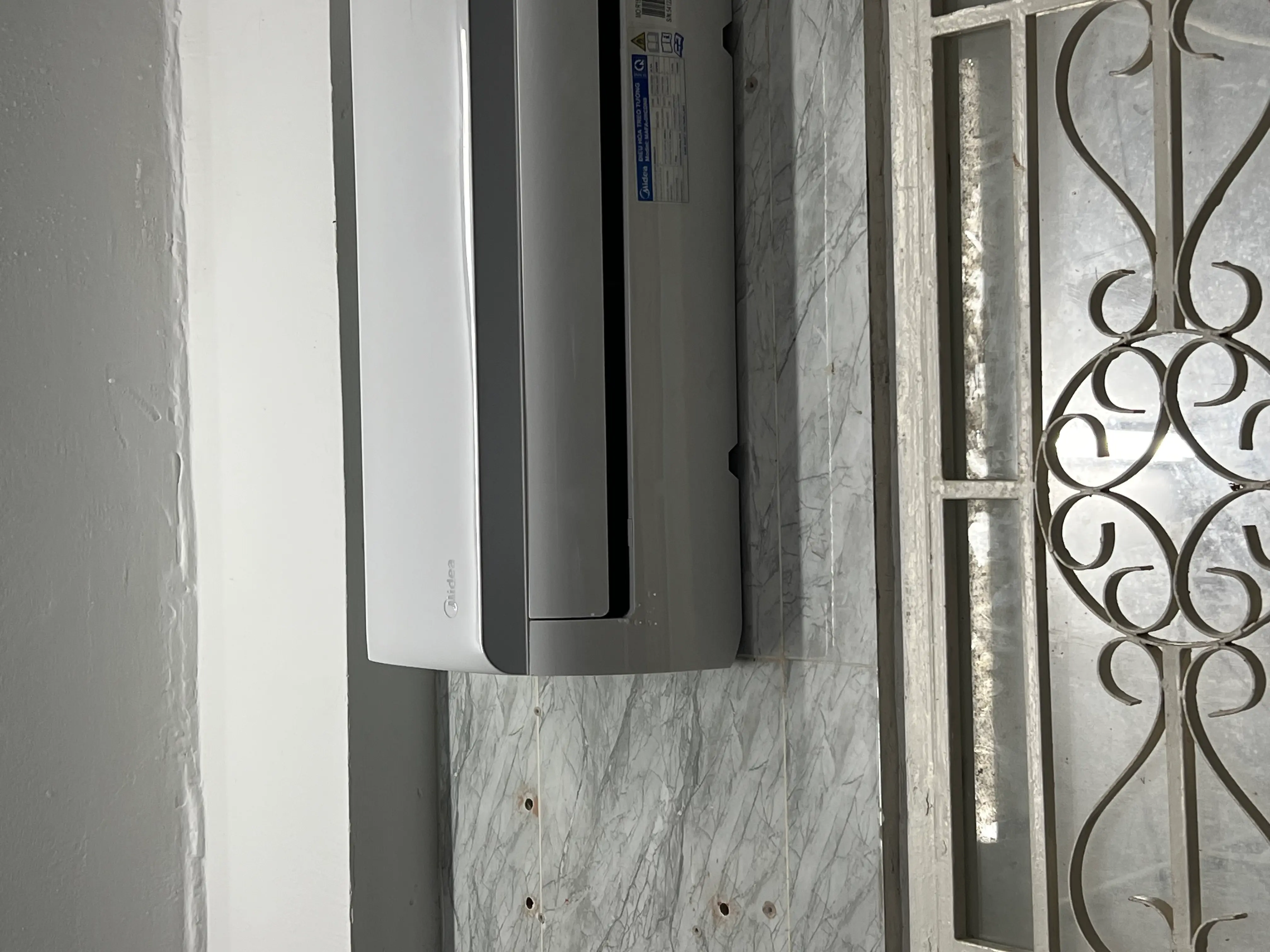 Khách hàng review Máy lạnh Midea Inverter 1 HP MAFA-09CDN8 1
