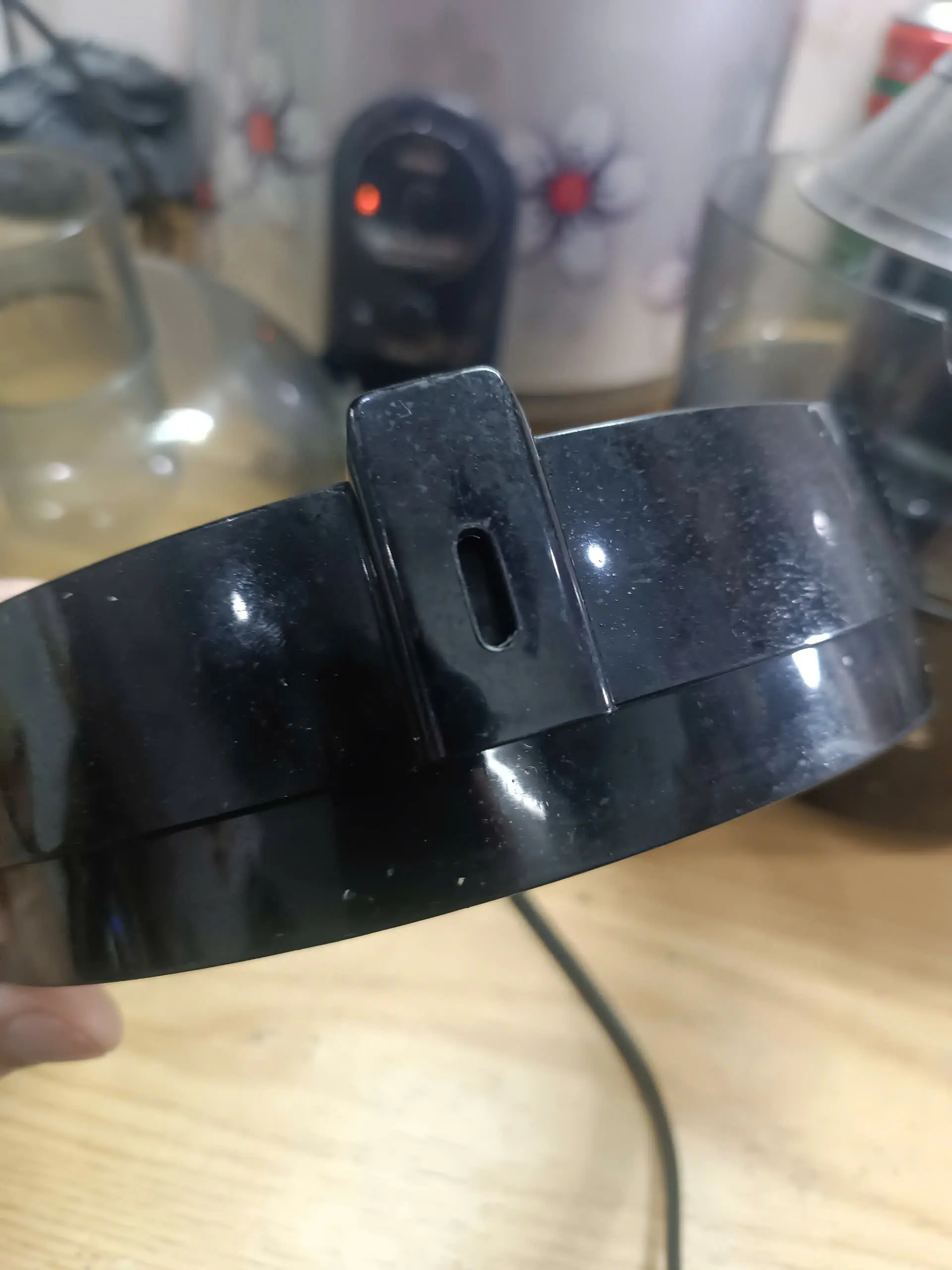 Khách hàng review Máy ép trái cây Philips HR1832/00 3