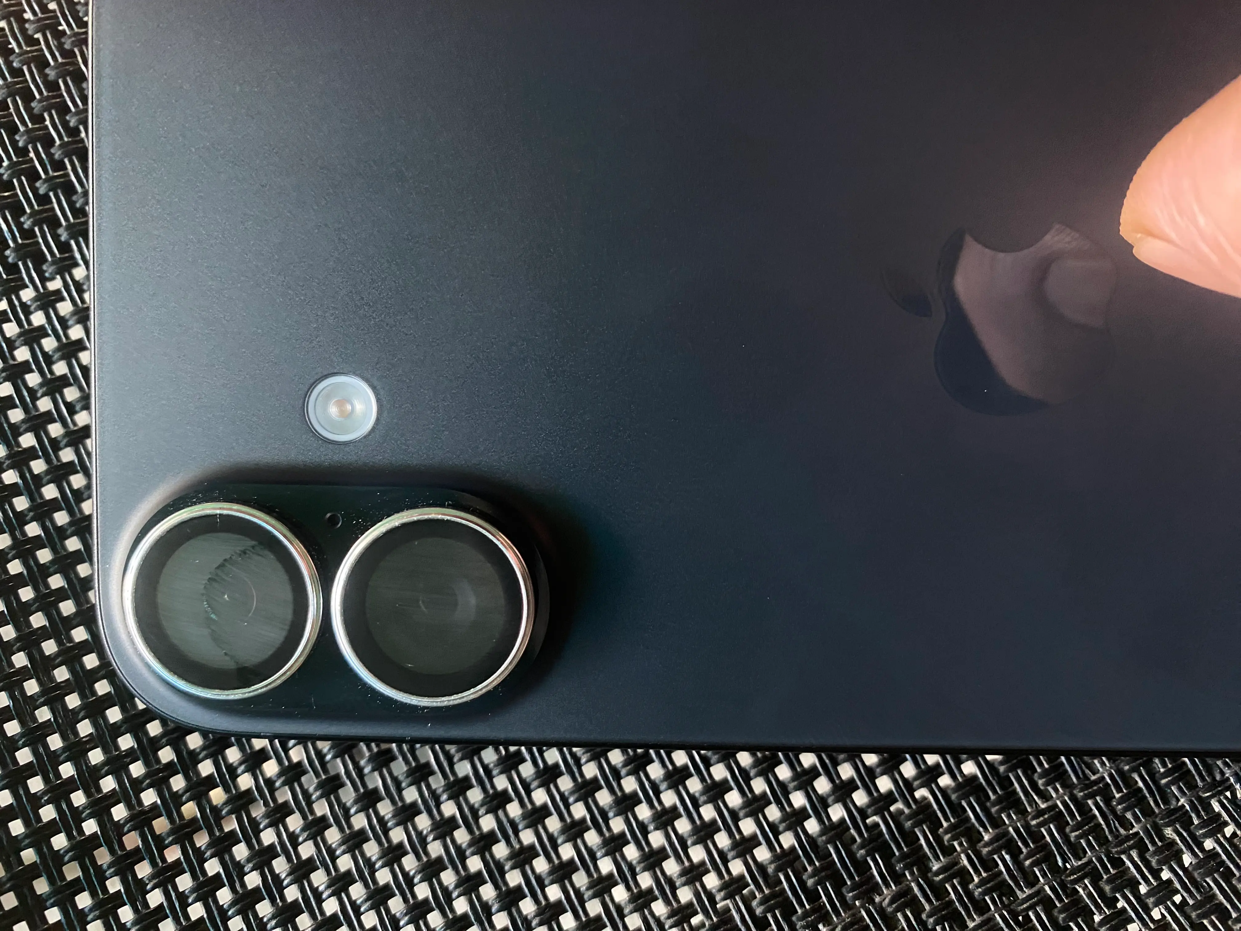 Khách hàng review Miếng dán camera iPhone 16/16 Plus OPTIX JCPAL 1
