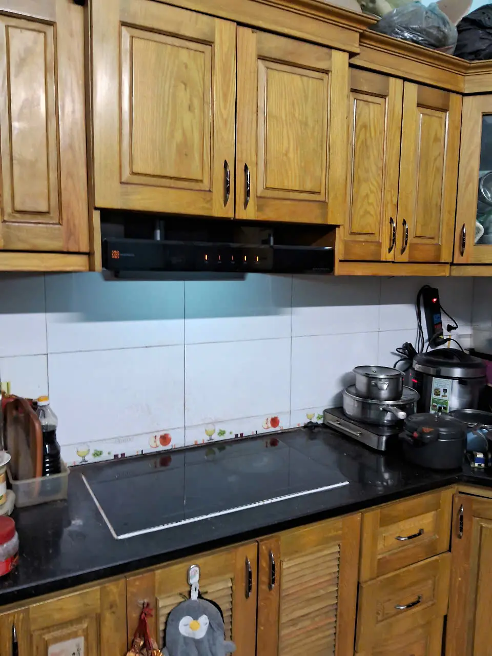 Khách hàng review Máy hút mùi áp tường Junger HRJ-701 4