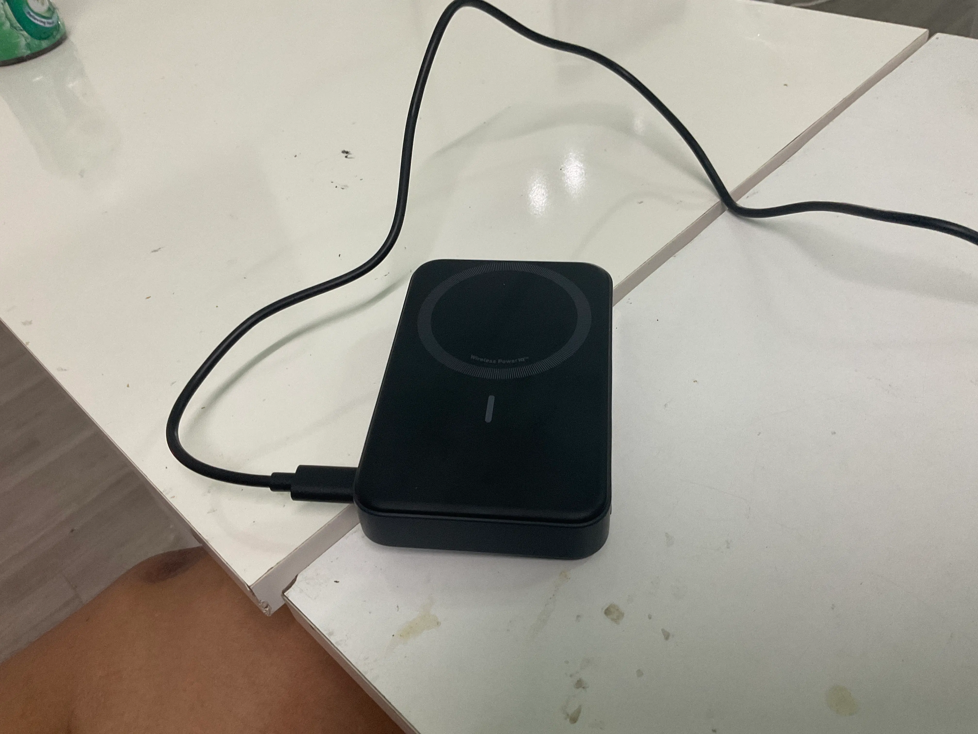 Khách hàng review Pin sạc dự phòng Polymer 10000mAh không dây Magnetic Qi2 Type C PD 27W Anker MagGo A1654 1