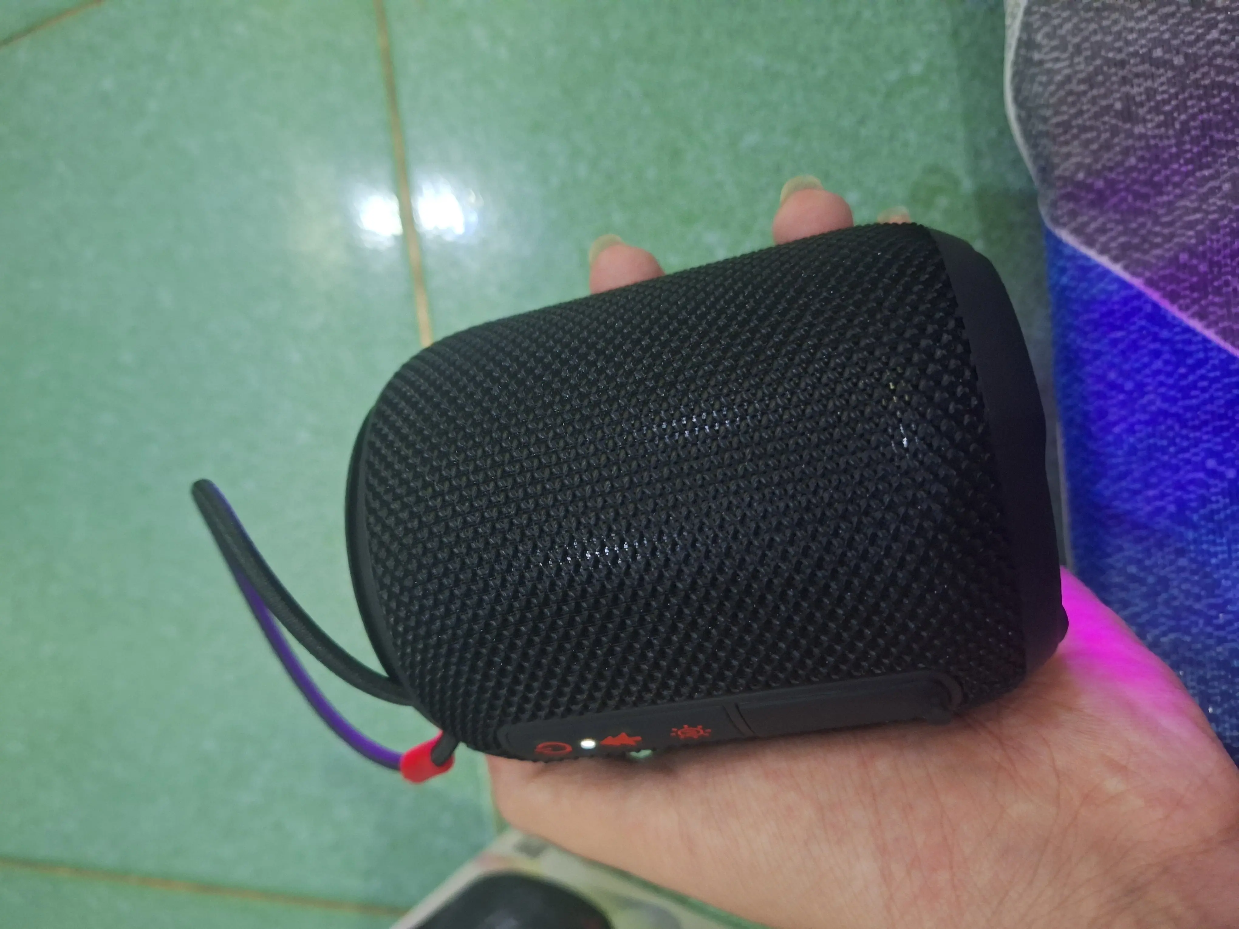 Khách hàng review Loa Bluetooth AVA  Freego F25 2