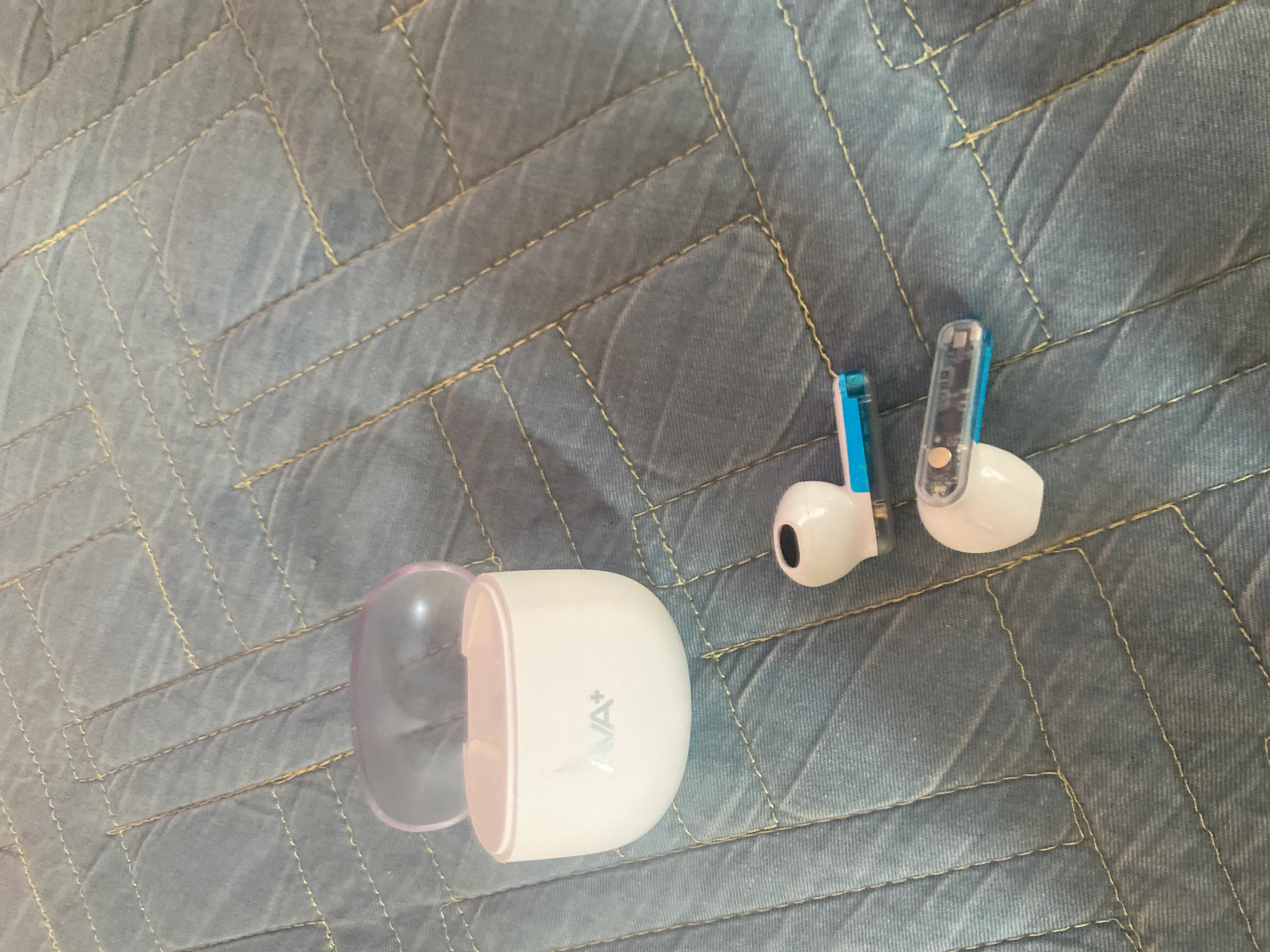 Khách hàng review Tai nghe Bluetooth True Wireless AVA  Go P310 1