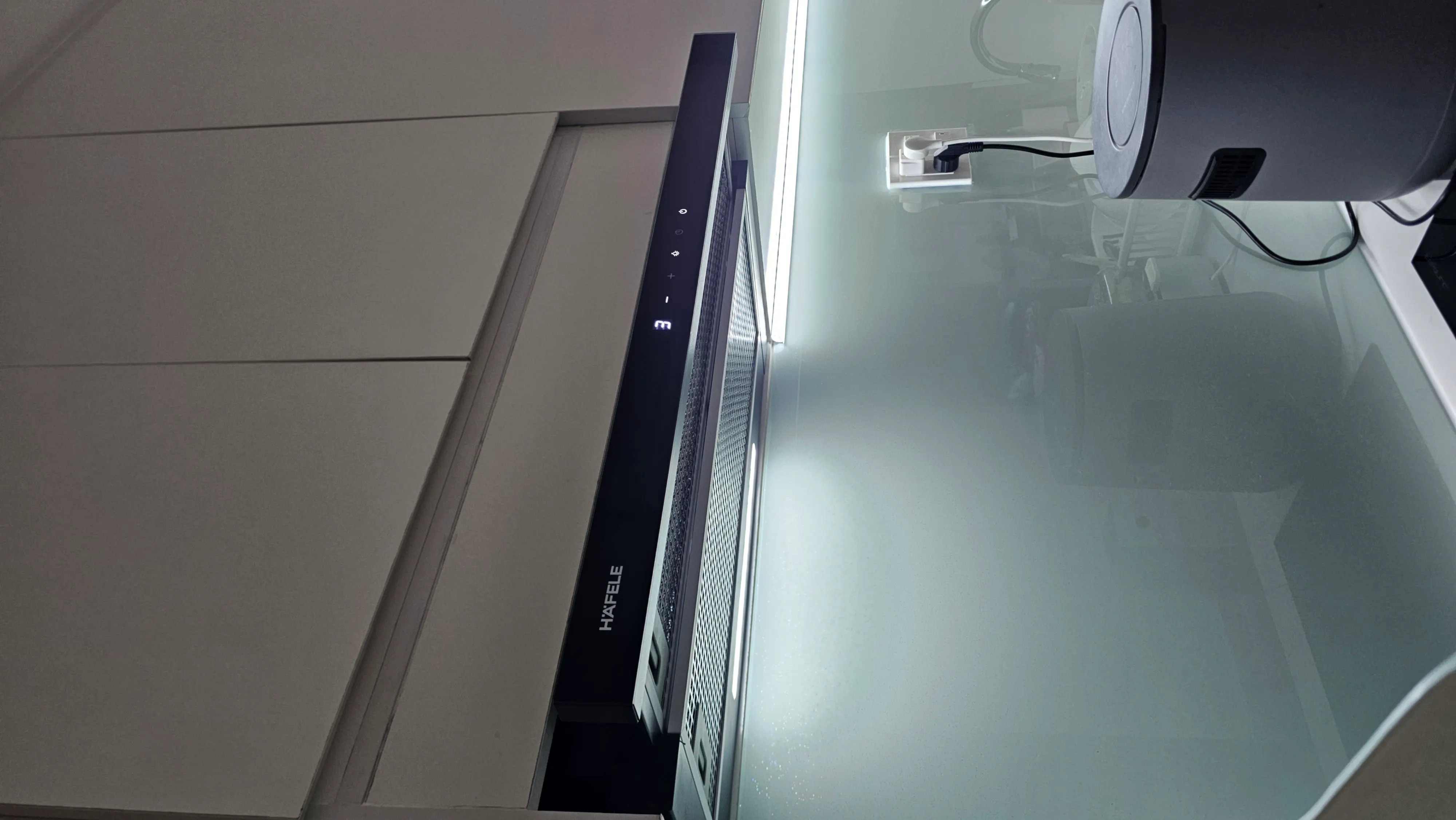 Khách hàng review Máy hút mùi âm tủ Hafele HC-H7032TB (538.86.098) 1
