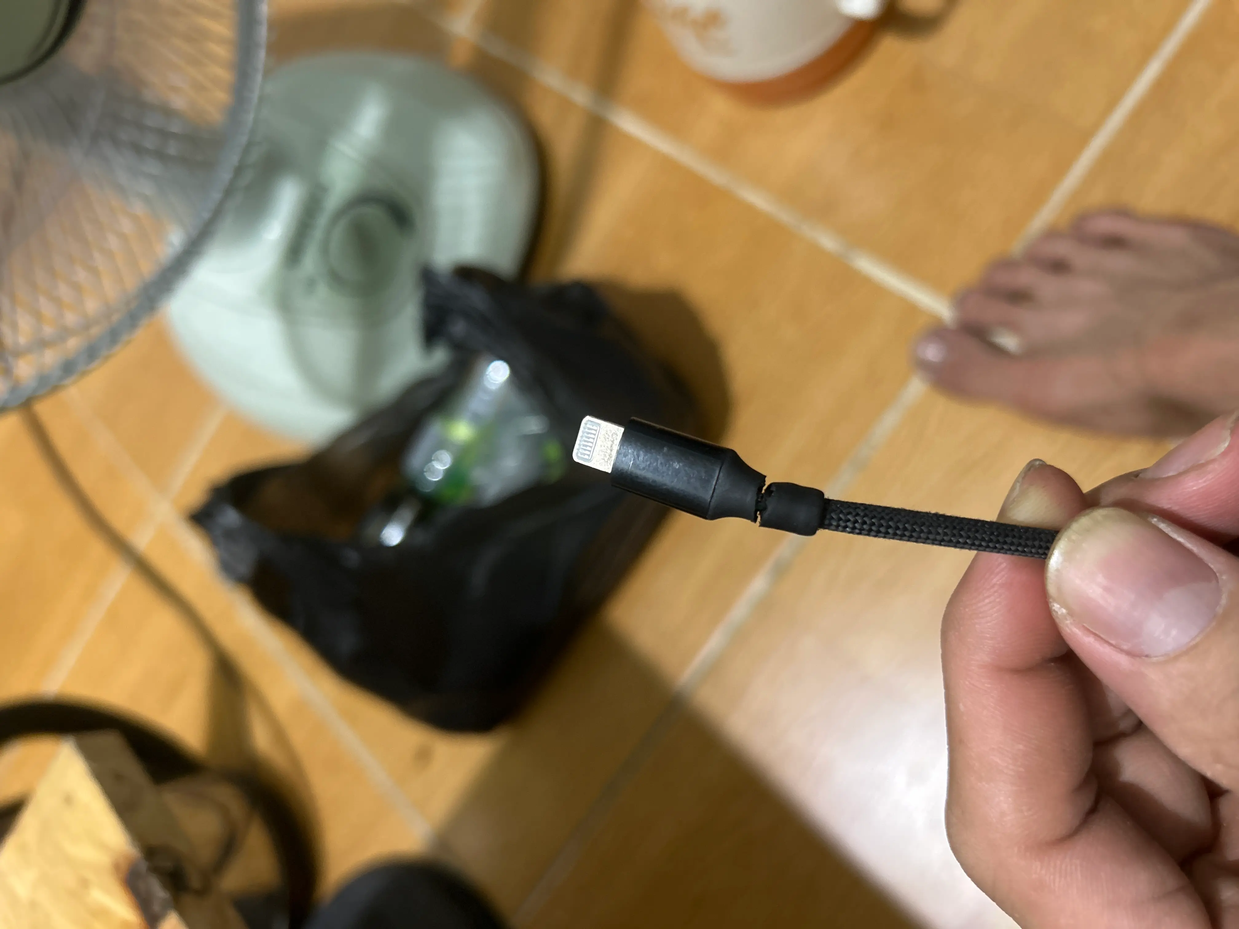 Khách hàng review Cáp sạc nhanh và truyền dữ liệu Type-C - Lightning 20W 1m Ugreen US532 90493 1