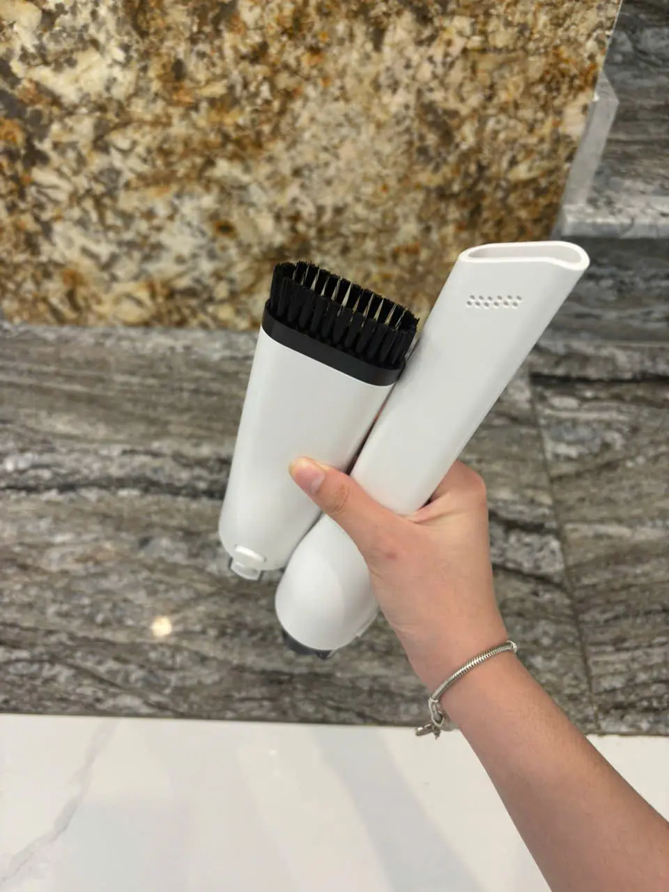 Khách hàng review Máy hút bụi cầm tay Deerma VCAD11A 2