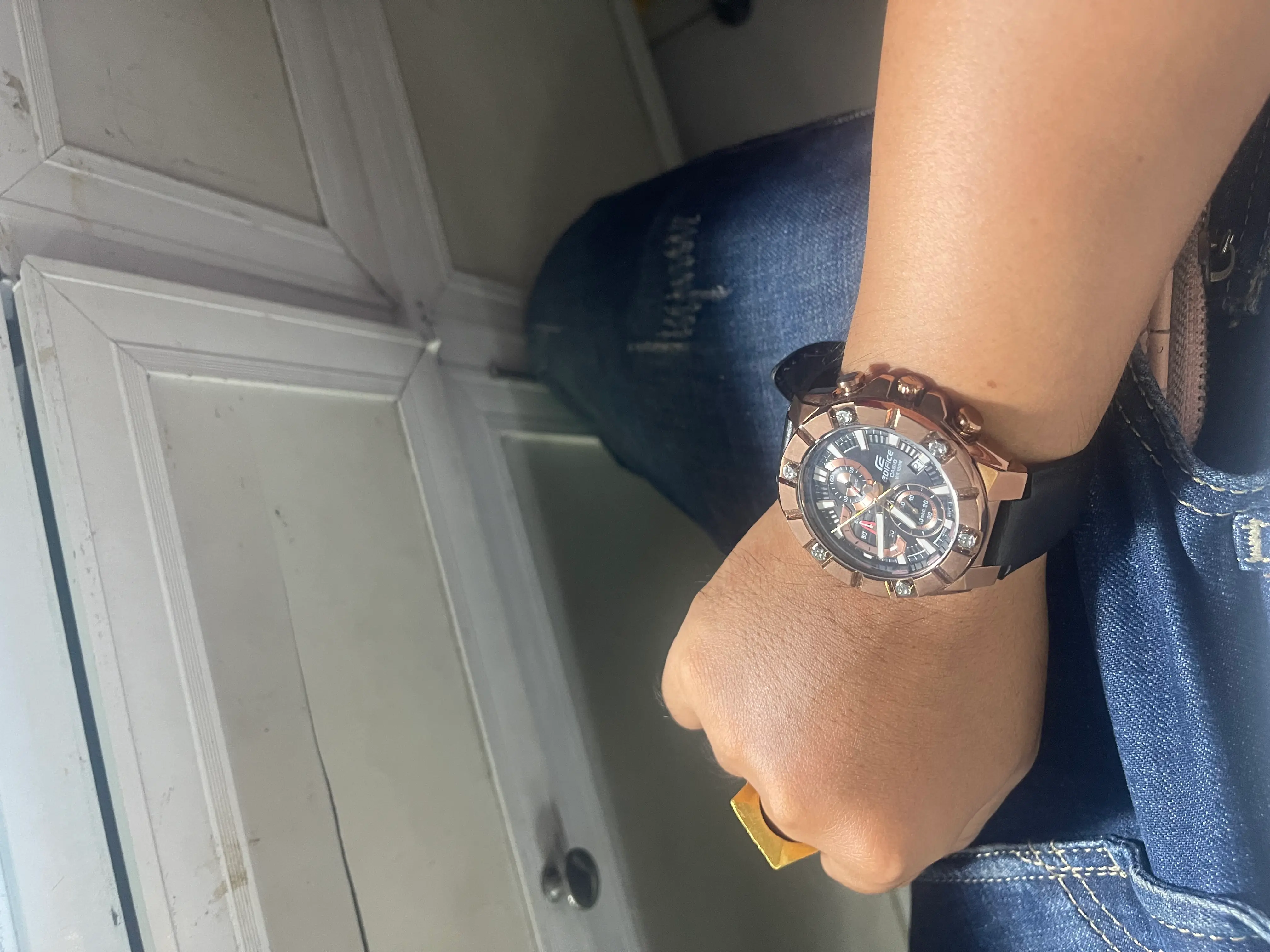 Khách hàng review Đồng hồ EDIFICE CASIO 48.4 mm Nam EFR-569BL-1AVUDF 1