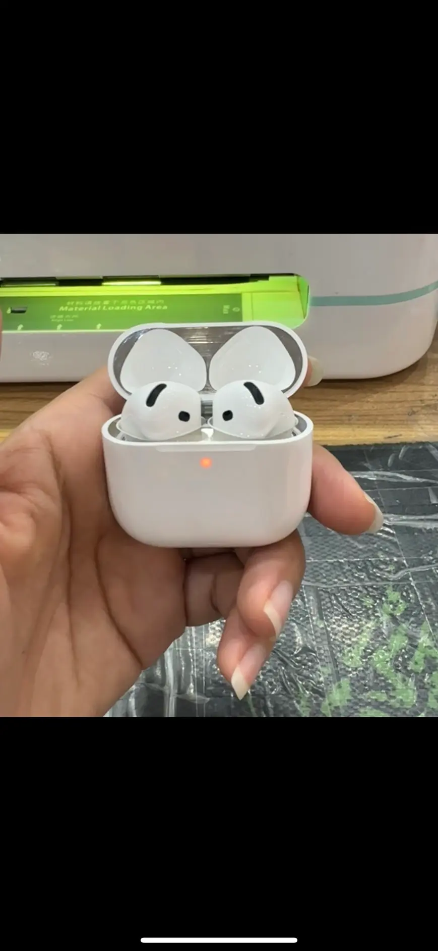 Khách hàng review AirPods 4 (chống ồn) 3