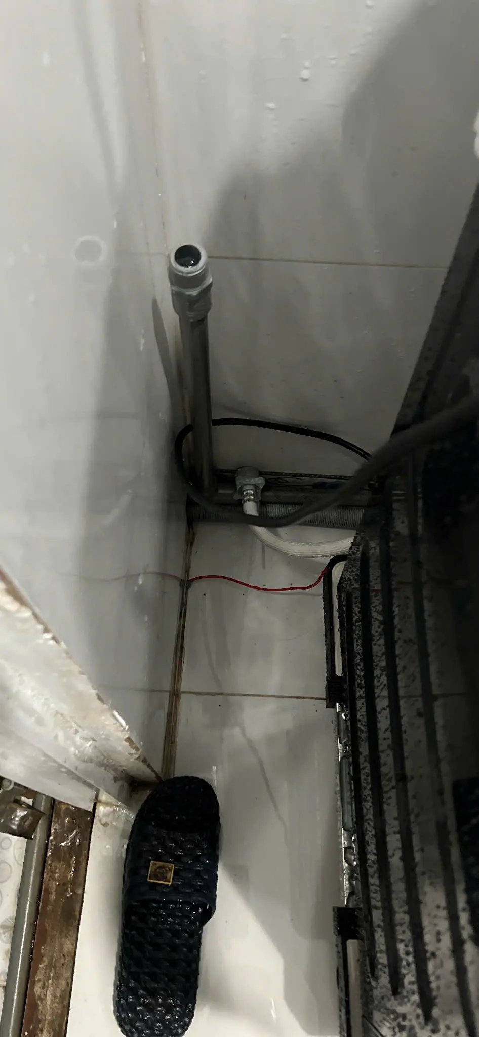Khách hàng review Máy giặt Aqua Inverter 8.5 kg AQD-A852J BK 4