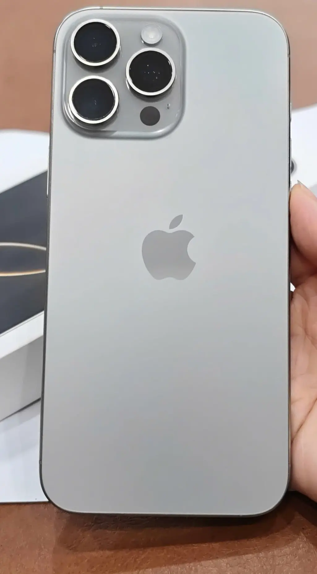 Khách hàng review Điện thoại iPhone 16 Pro Max 256GB 19