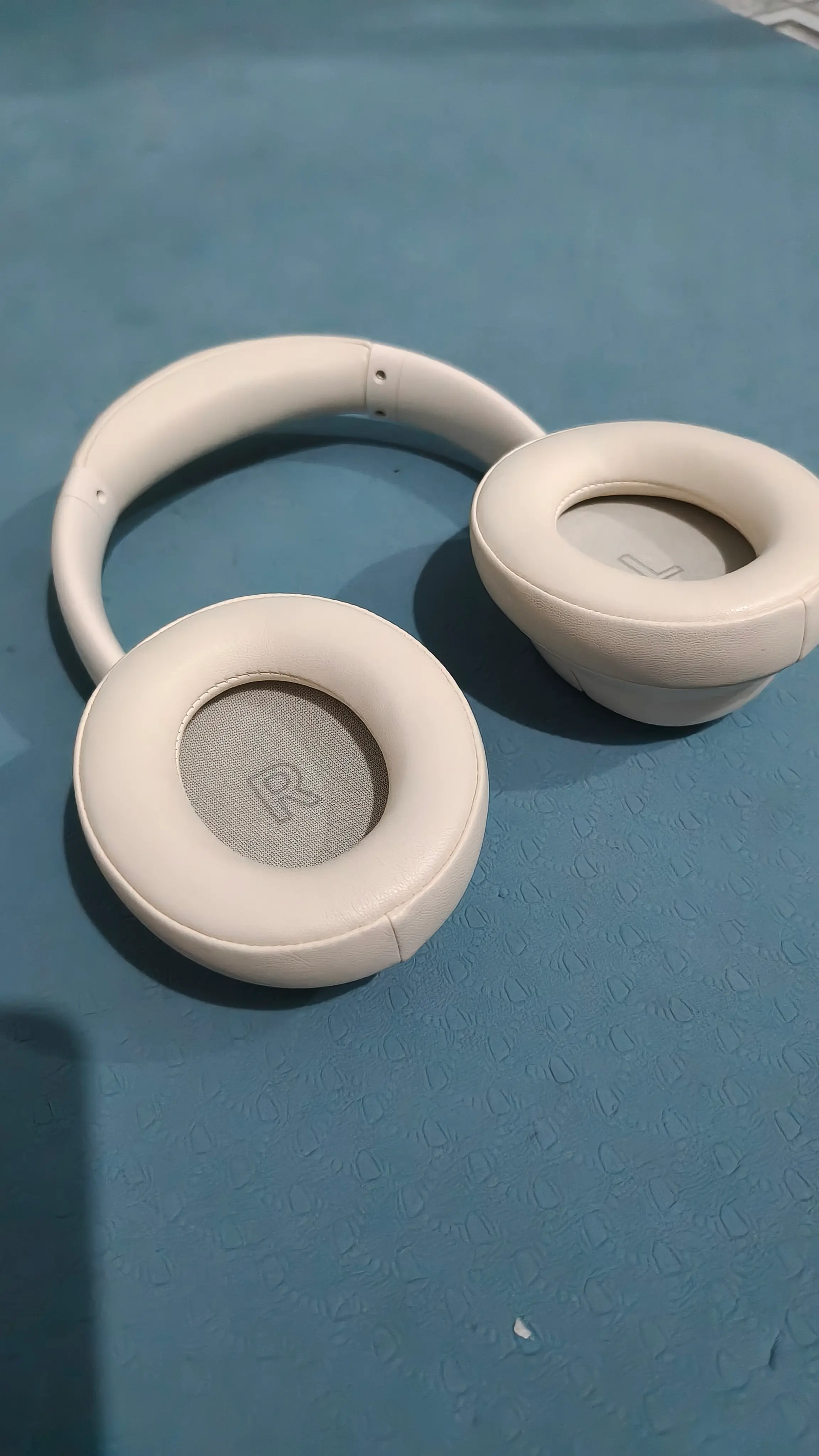 Khách hàng review Tai nghe Bluetooth chụp tai Baseus Bass BH1 Lite 1