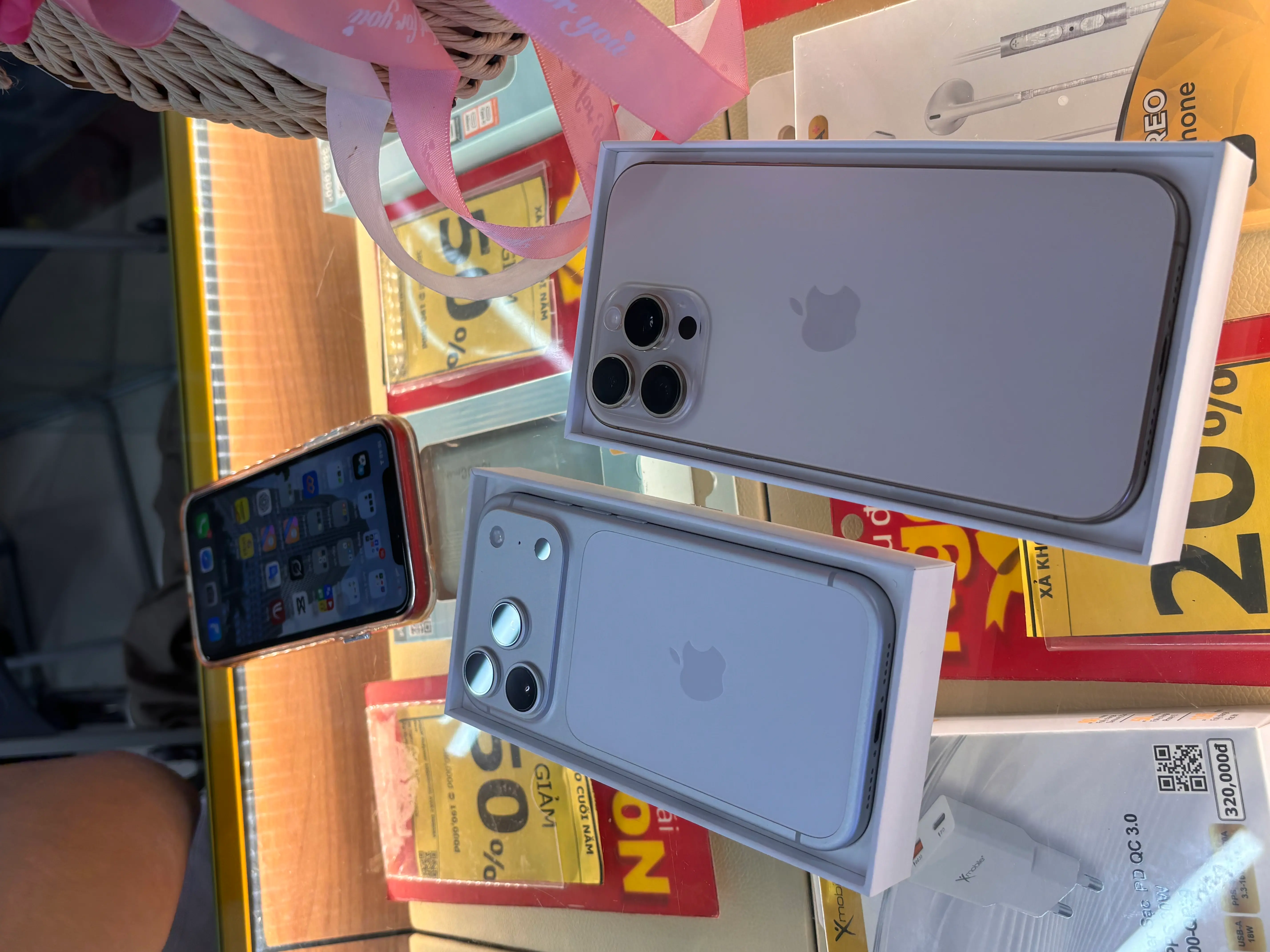 Khách hàng review Điện thoại iPhone 16 Pro Max 256GB 12