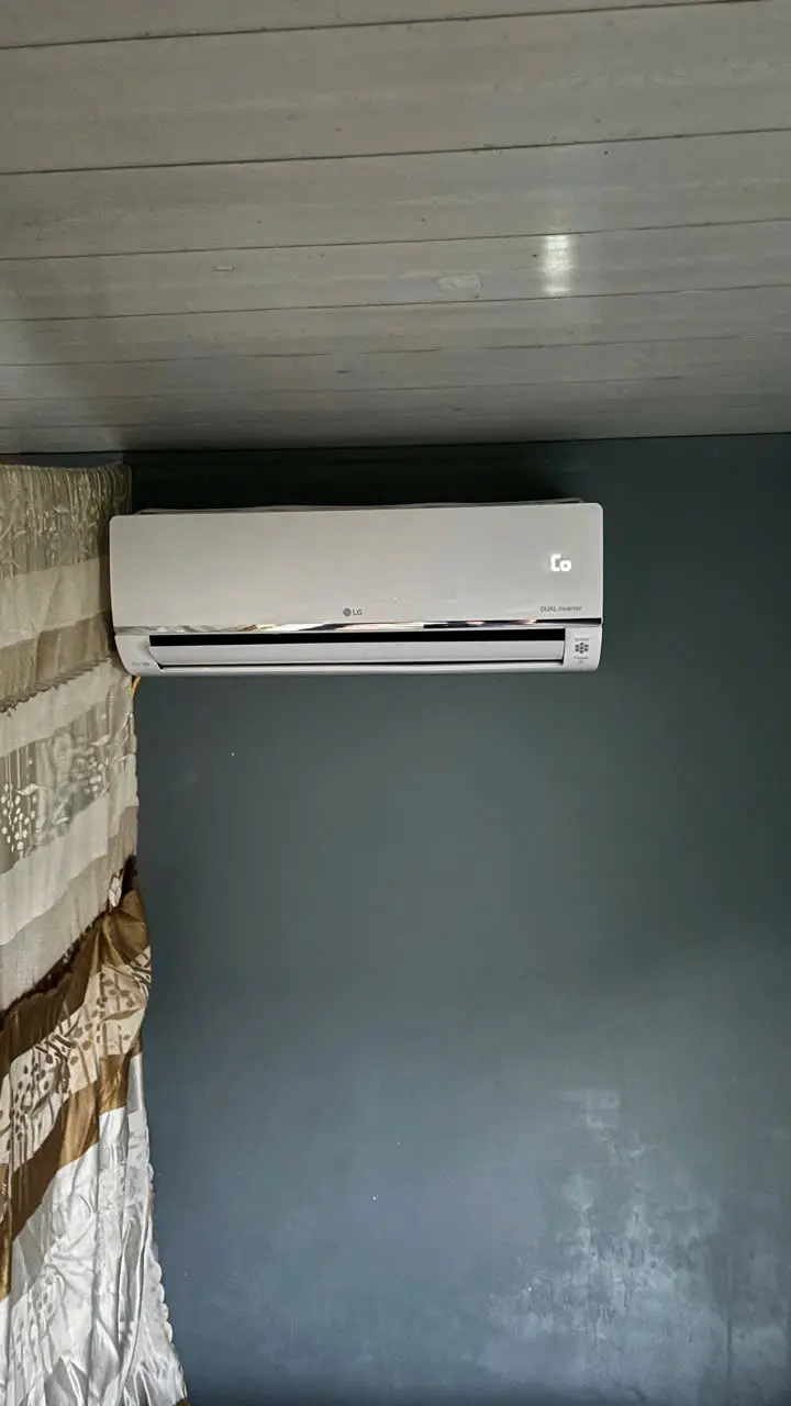 Khách hàng review Máy lạnh LG Inverter 1.5 HP V13API1 2