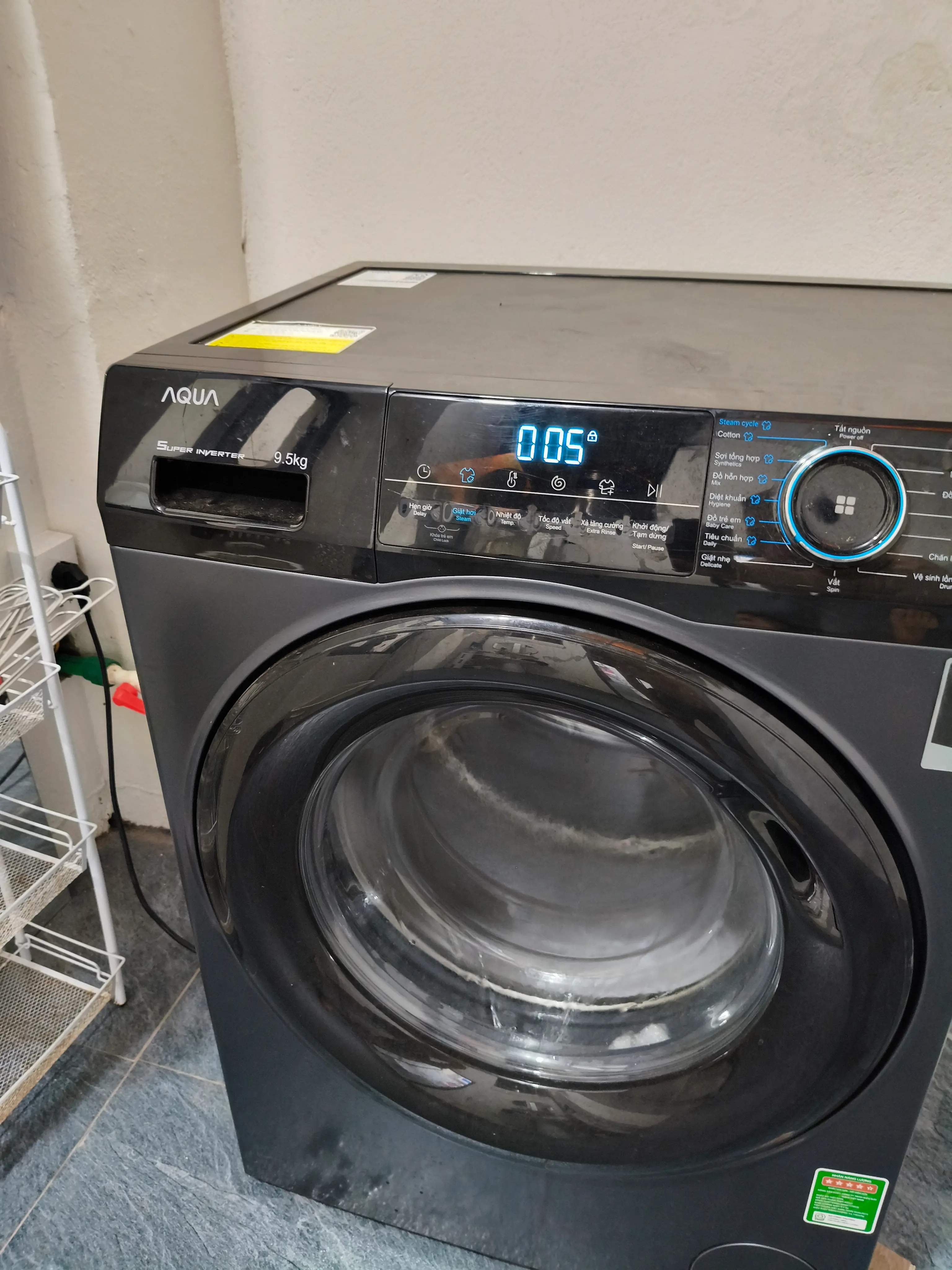 Khách hàng review Máy giặt Aqua Inverter 9.5 kg AQD-A952J BK 1