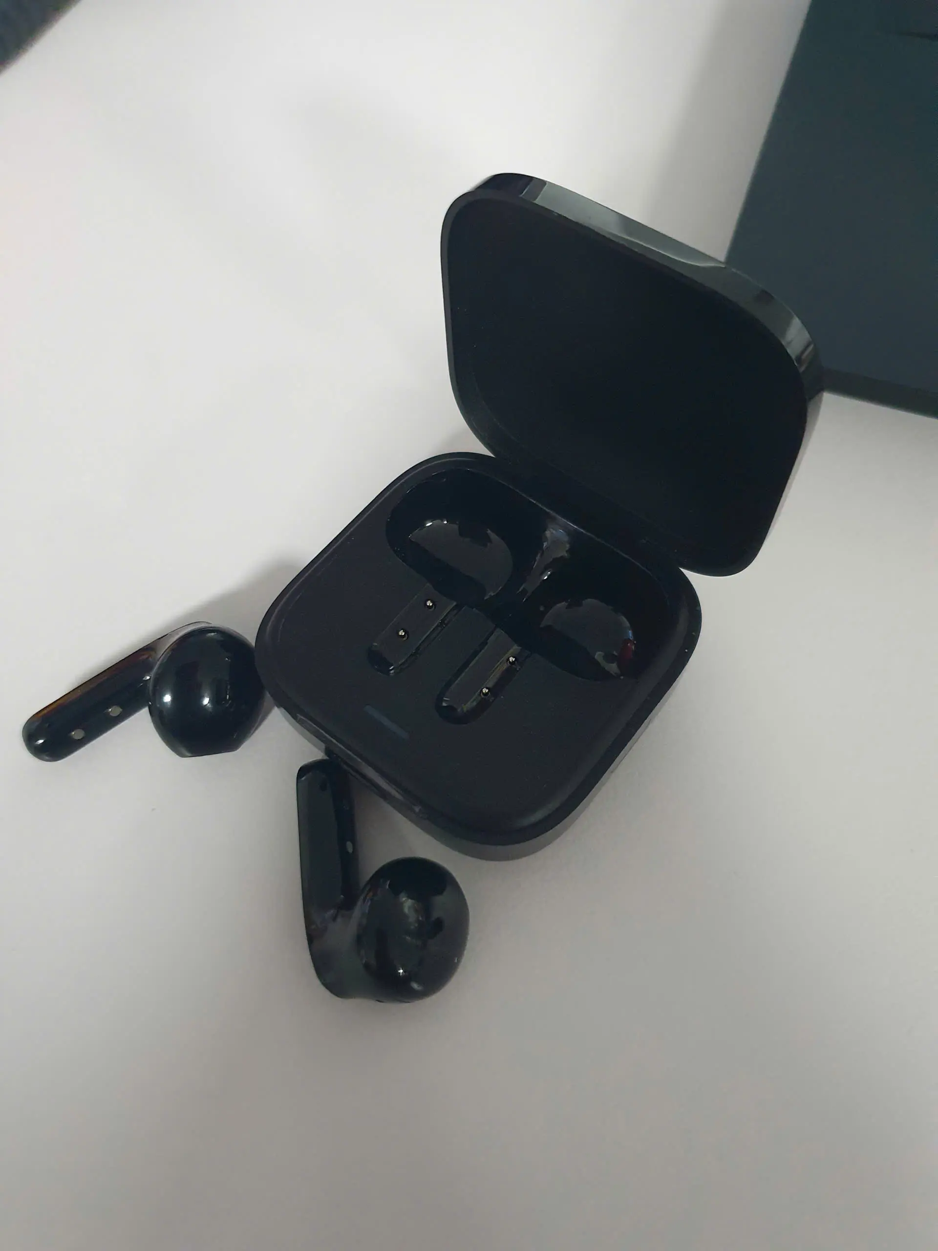 Khách hàng review Tai nghe Bluetooth True Wireless Xiaomi Redmi Buds 6 Active 8