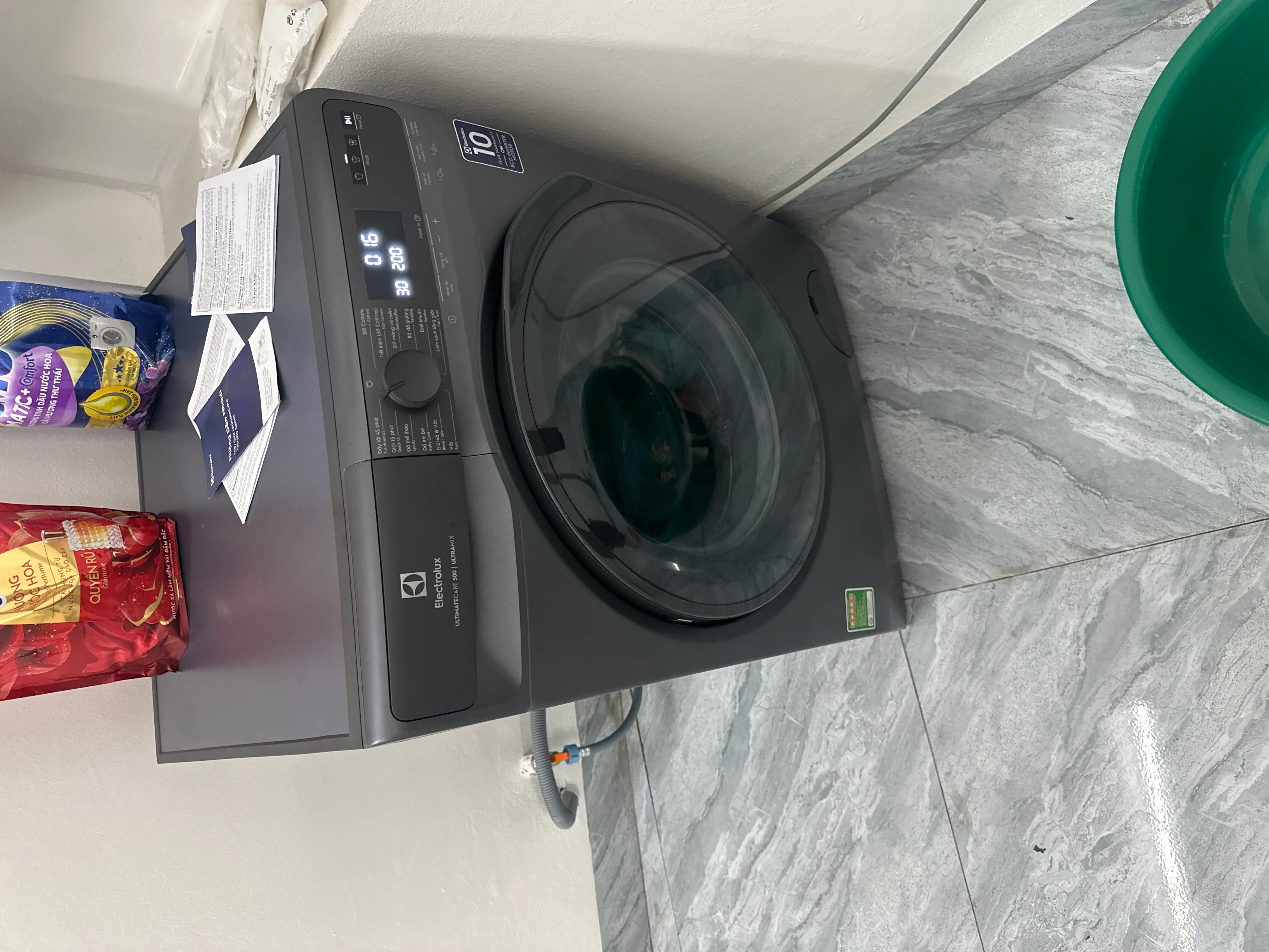 Khách hàng review Máy giặt Electrolux UltimateCare 500 Inverter 10 kg EWF1023P5SC 1