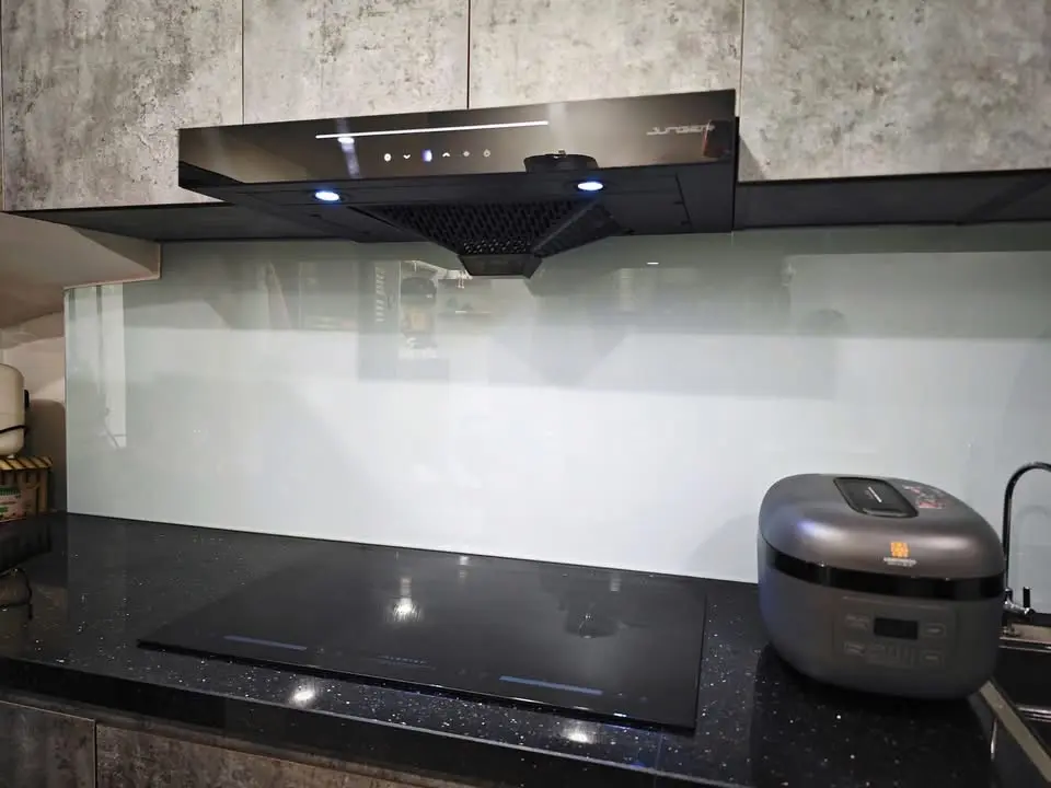 Khách hàng review Máy hút mùi áp tường Junger Leopard HRJ-702L 1