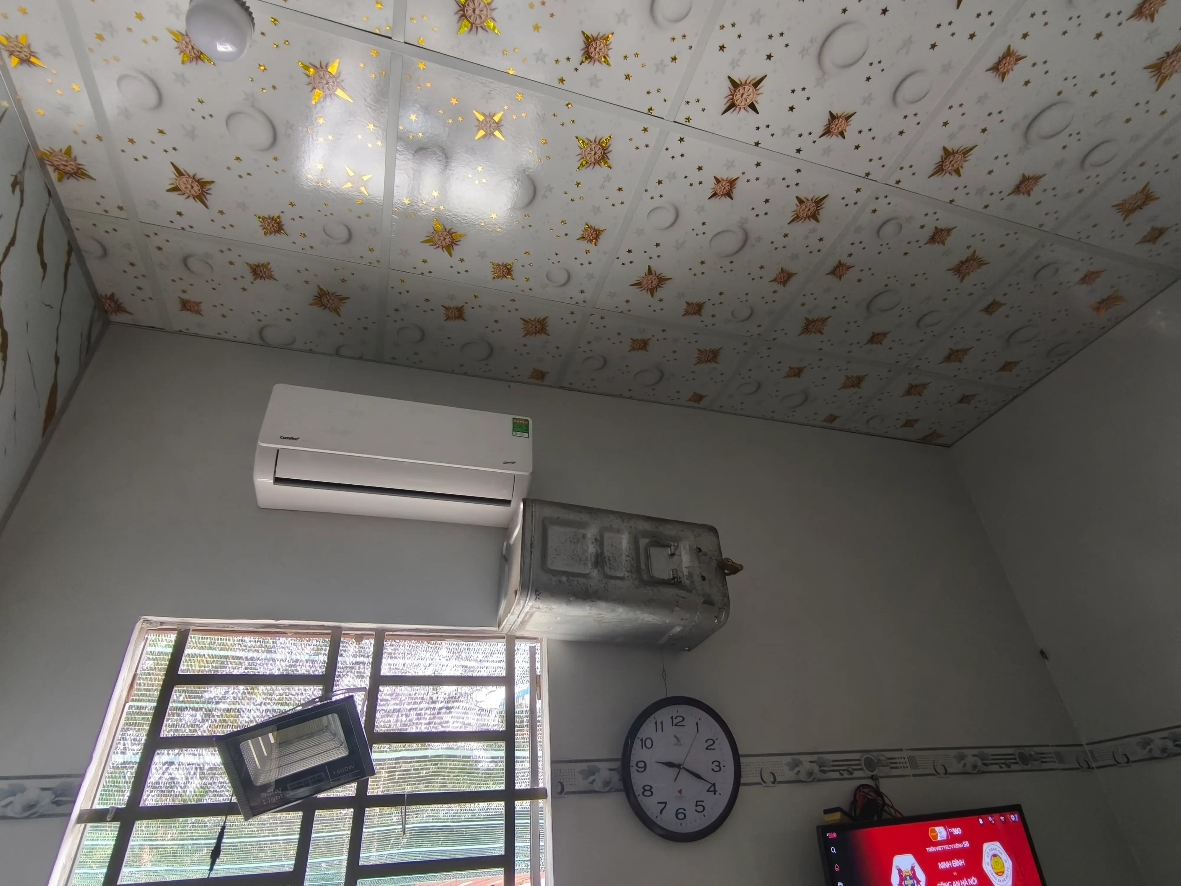 Khách hàng review Máy lạnh Comfee Inverter 1 HP CFS-10VGDF 1
