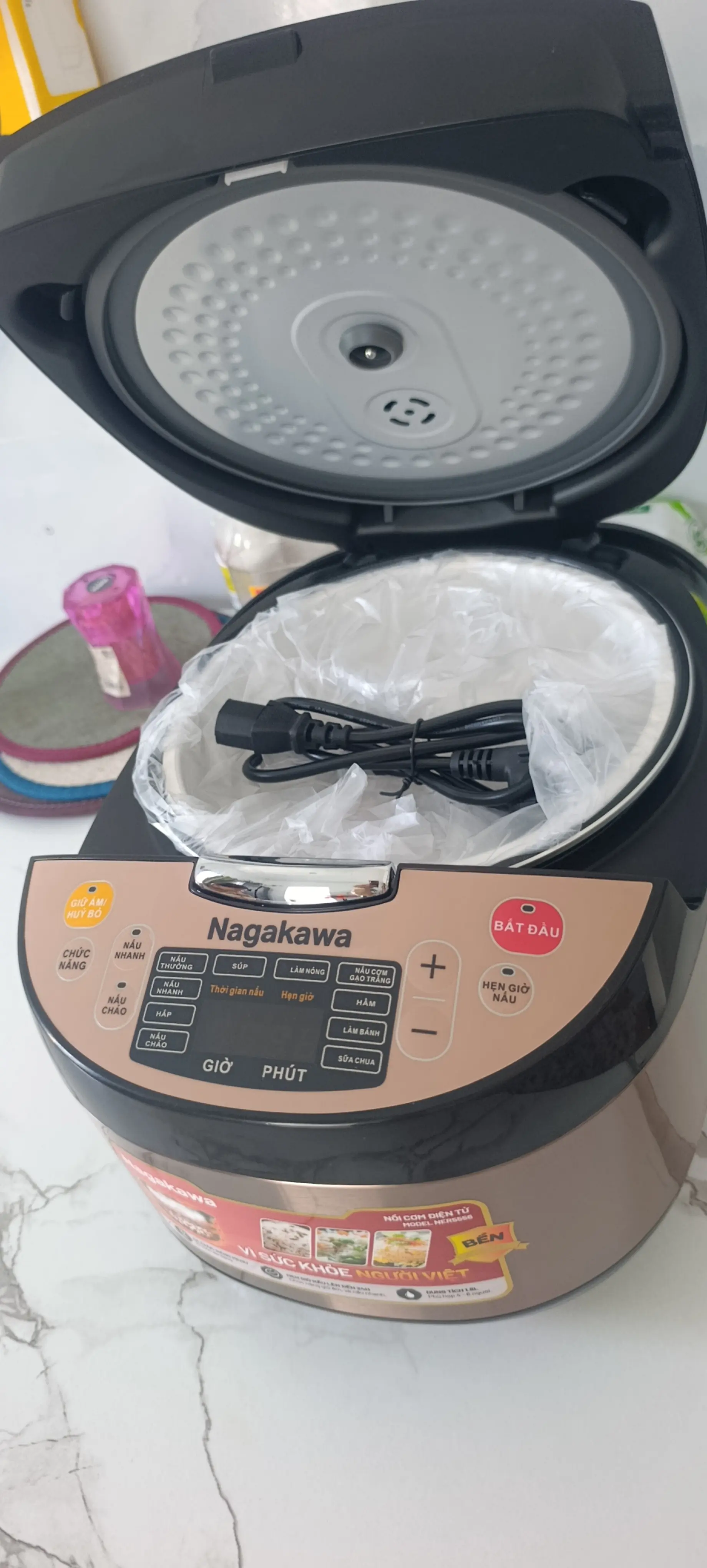Khách hàng review Nồi cơm điện tử Nagakawa 1.8 lít NER5556 1