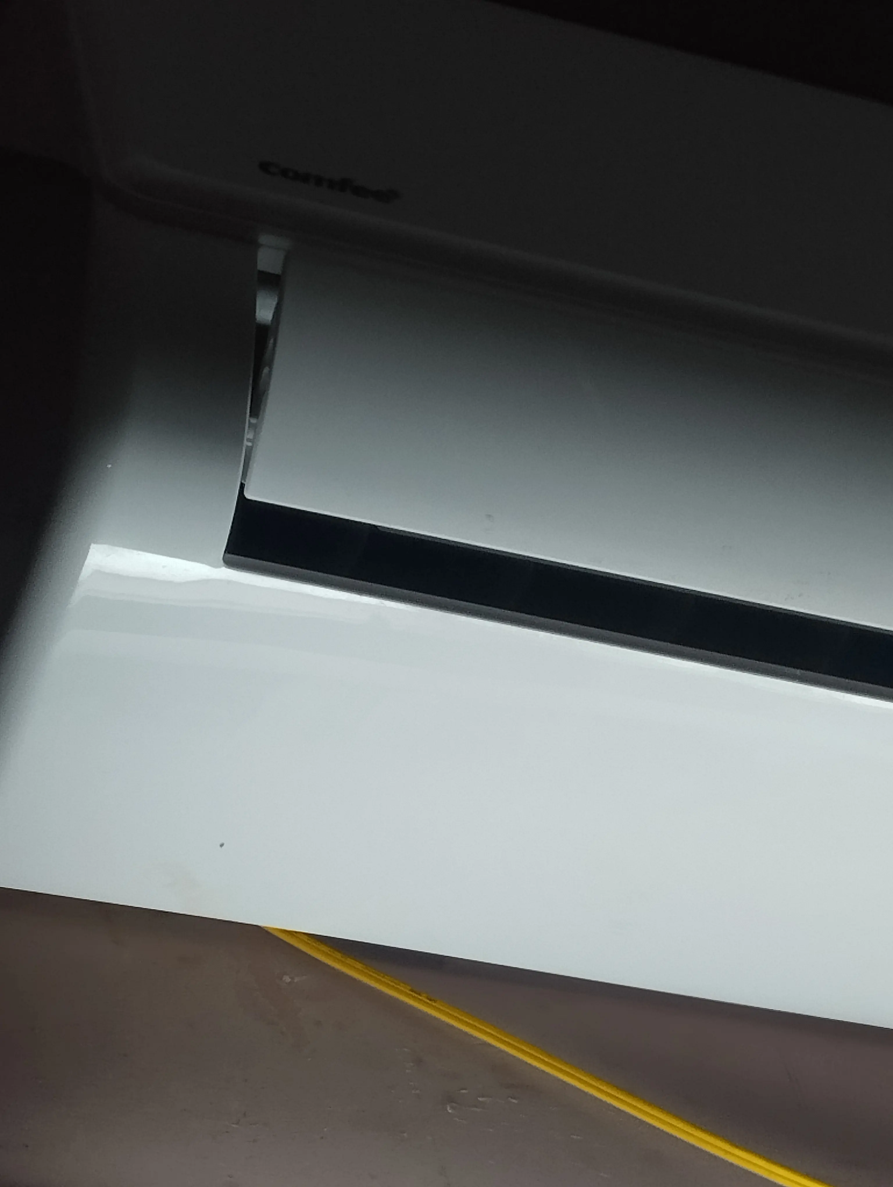 Khách hàng review Máy lạnh Comfee Inverter 1.5 HP CFS-13VGX 3