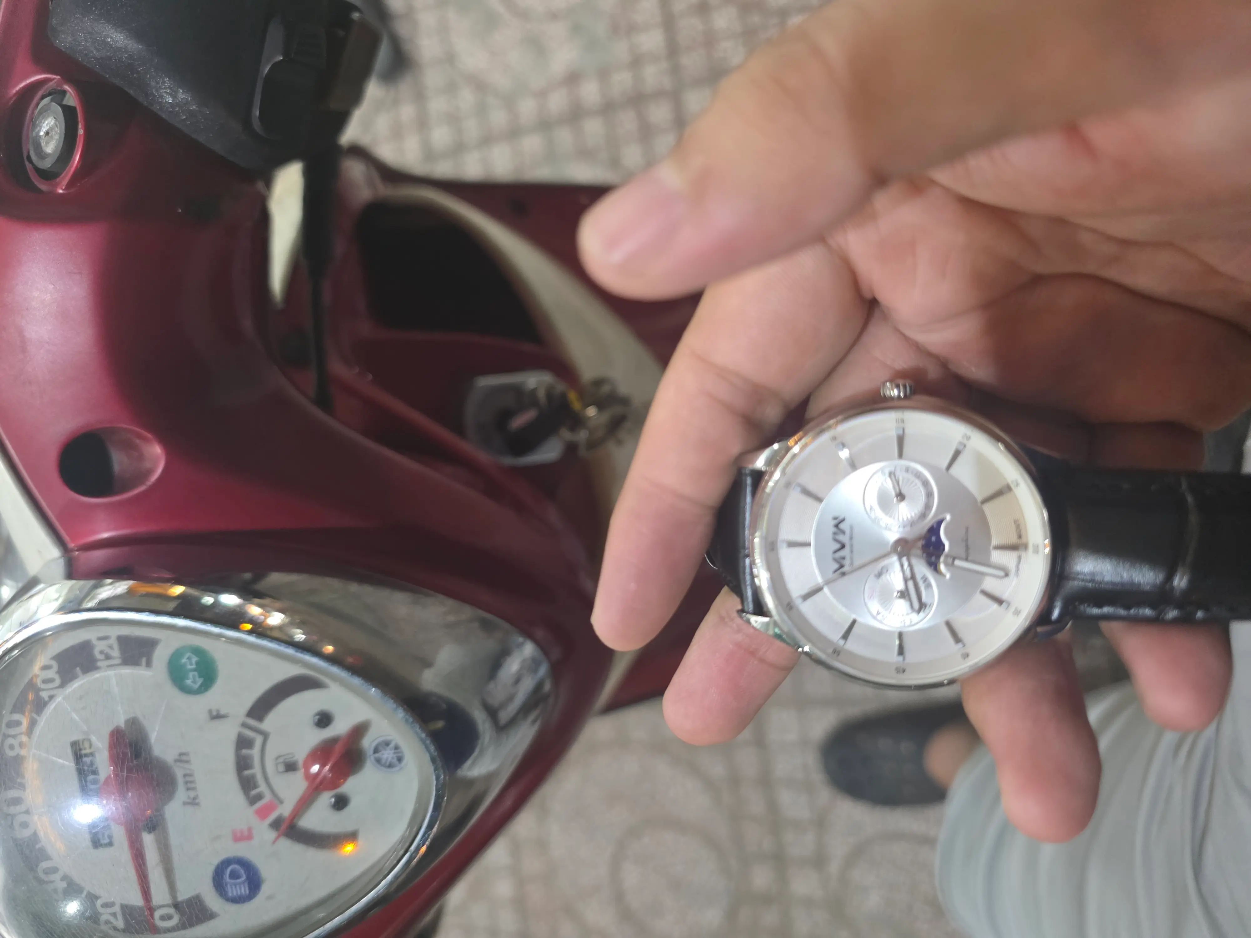 Khách hàng review Đồng hồ MVW 44 mm Nam ML085-02-SM 1
