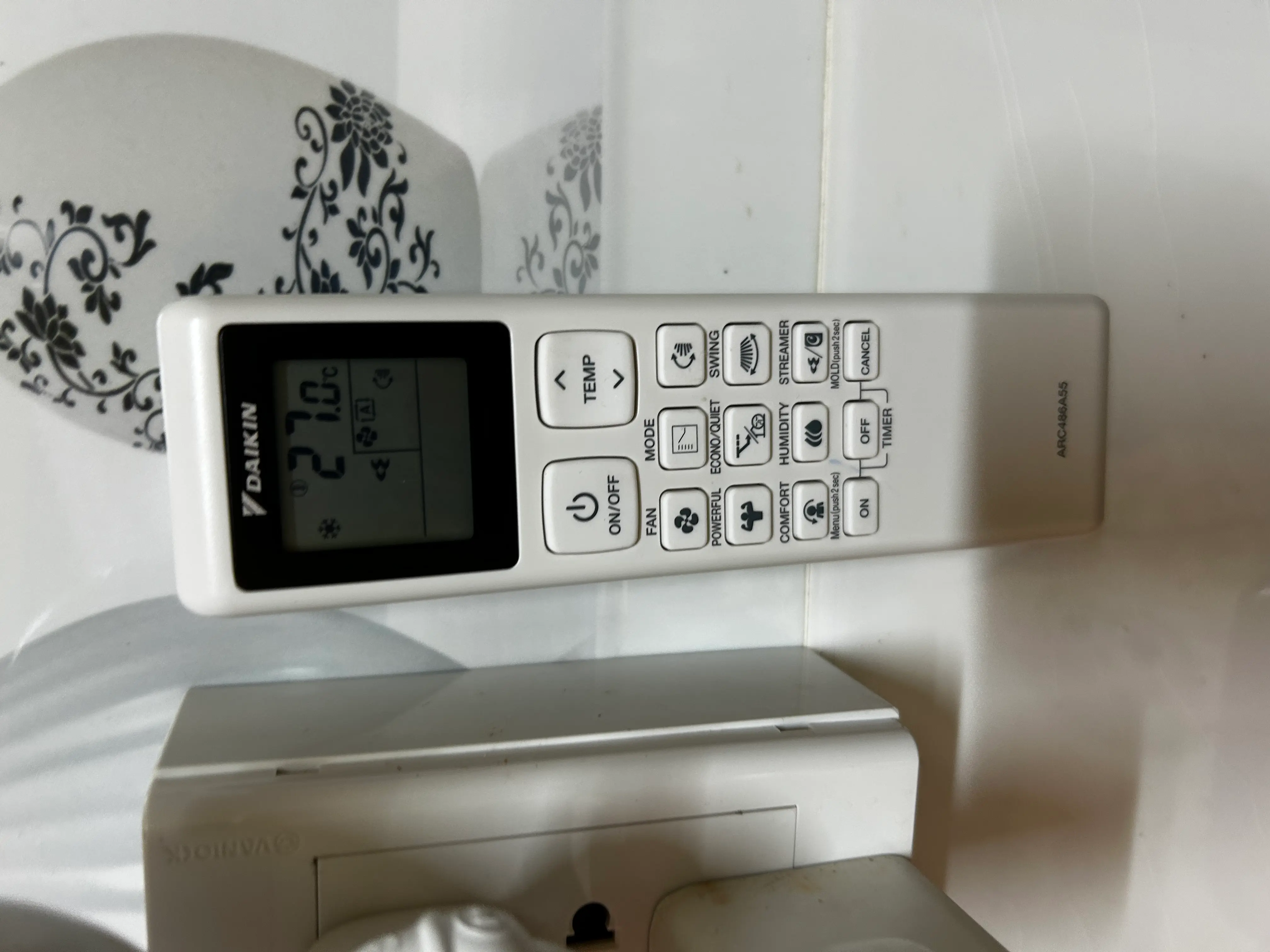 Khách hàng review Máy lạnh Daikin Inverter 1.5 HP ATKF35ZVMV 3
