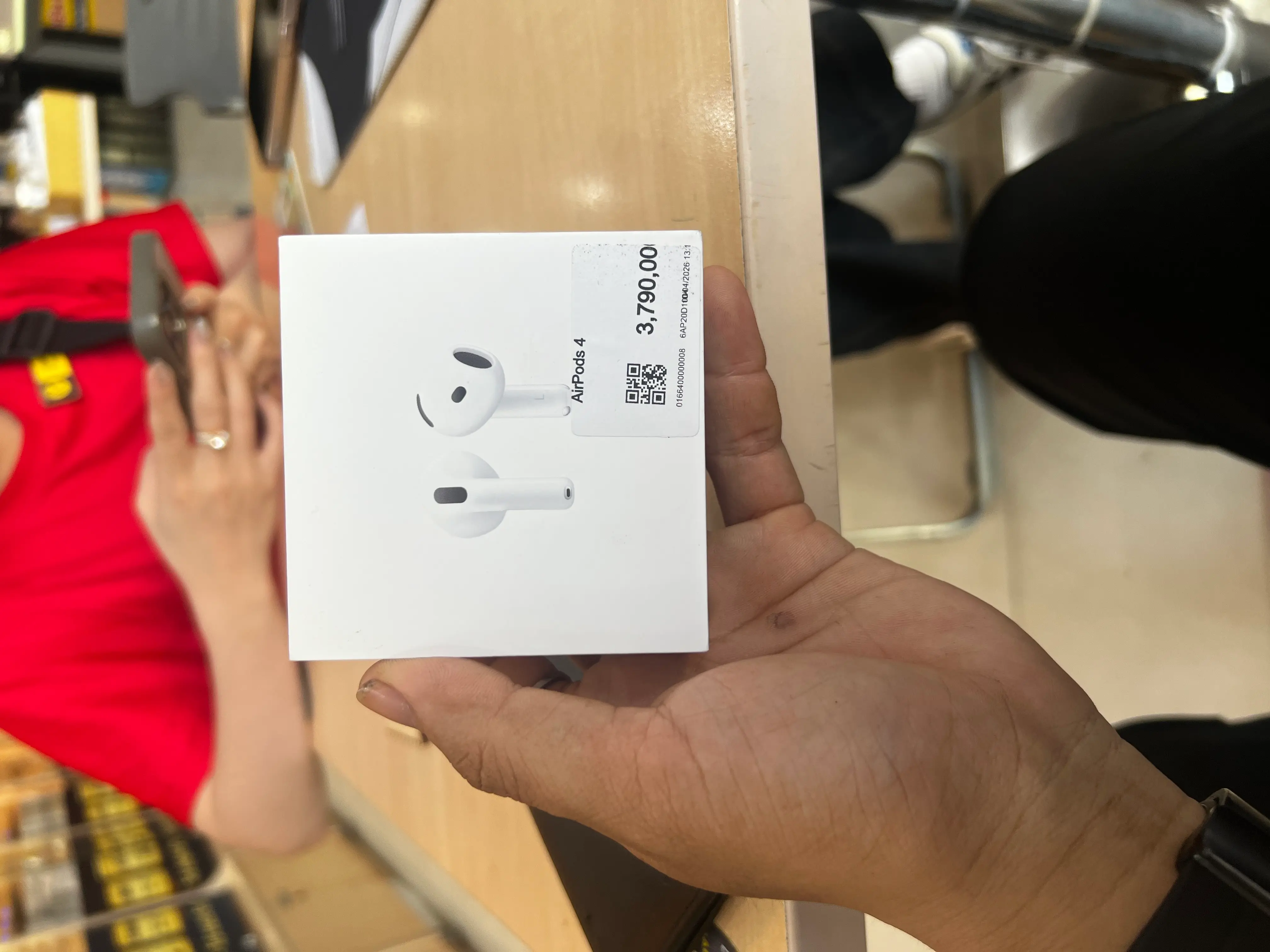 Khách hàng review AirPods 4 MXP63 9