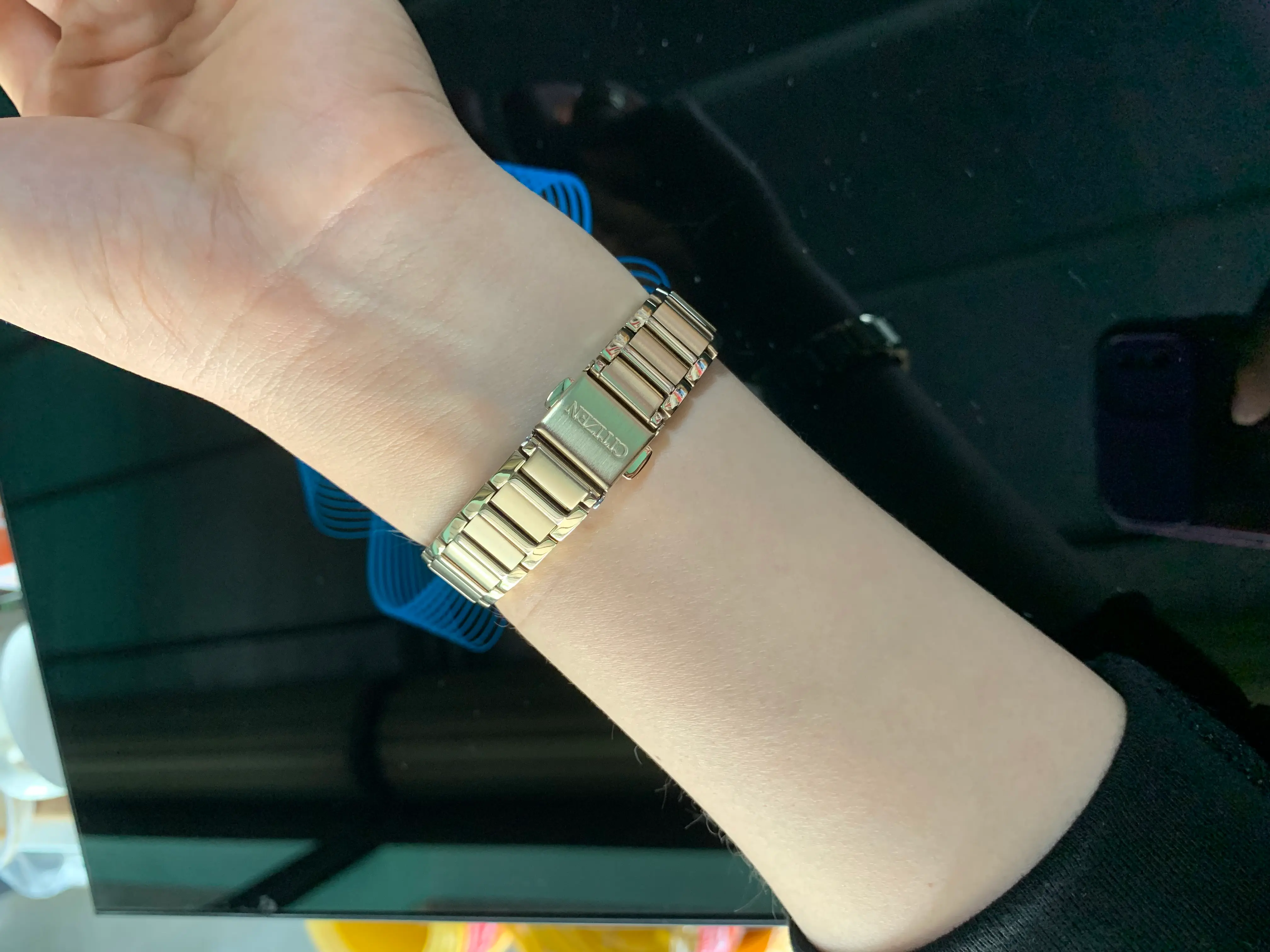 Khách hàng review Đồng hồ CITIZEN 30.8 mm Nữ EM0523-86P 1