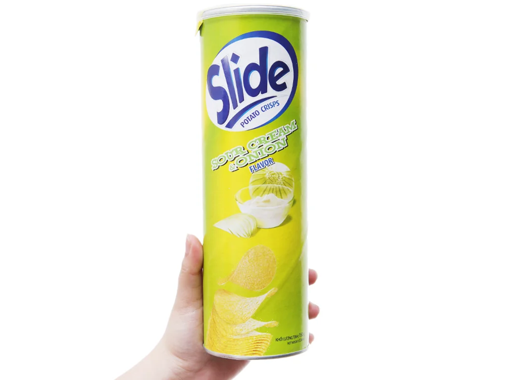 Snack khoai tây vị kem chua và hành Slide lon 160g 4